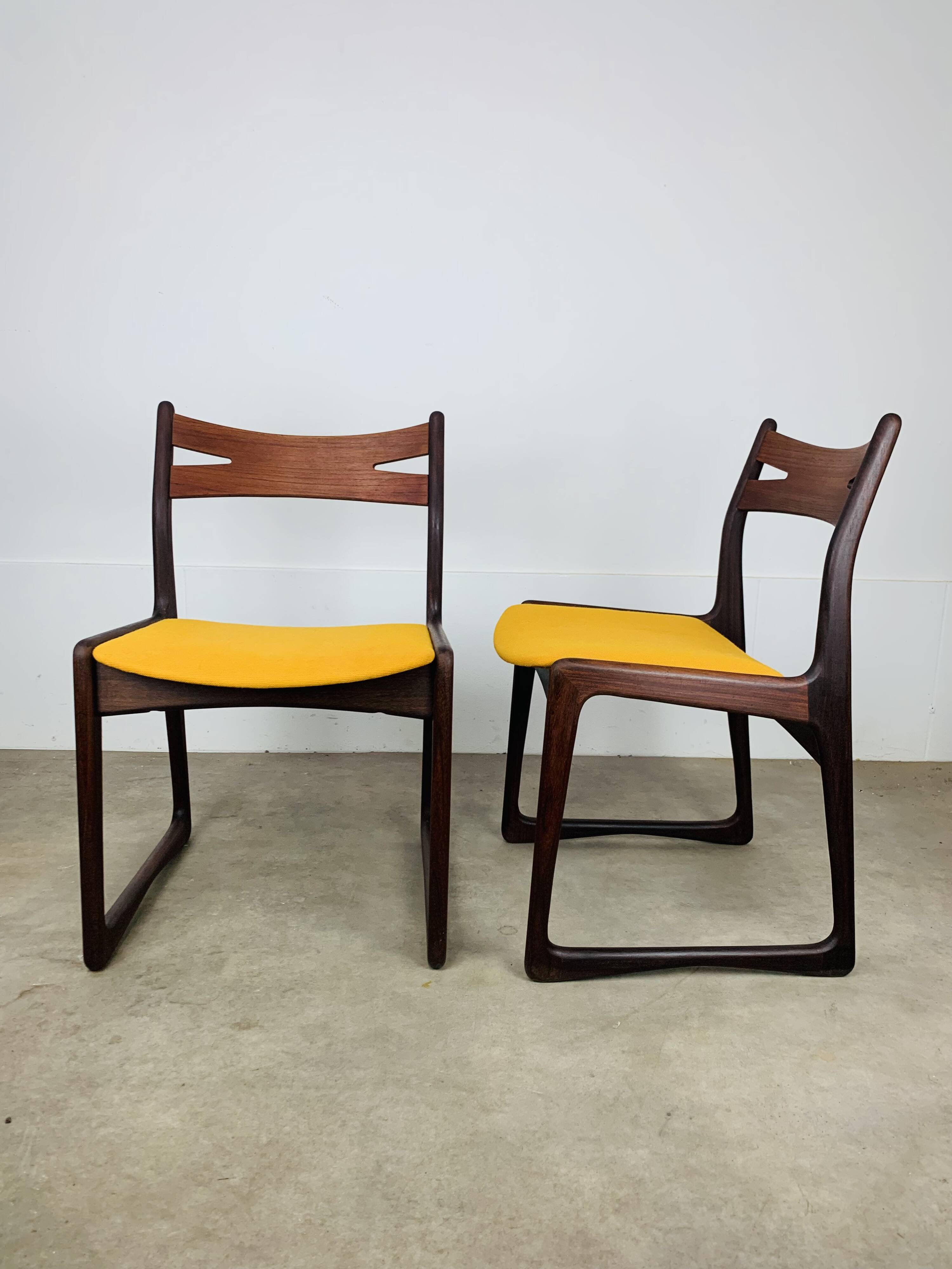 Pair of Danish Scandinavian chairs in rosewood, 1960s.