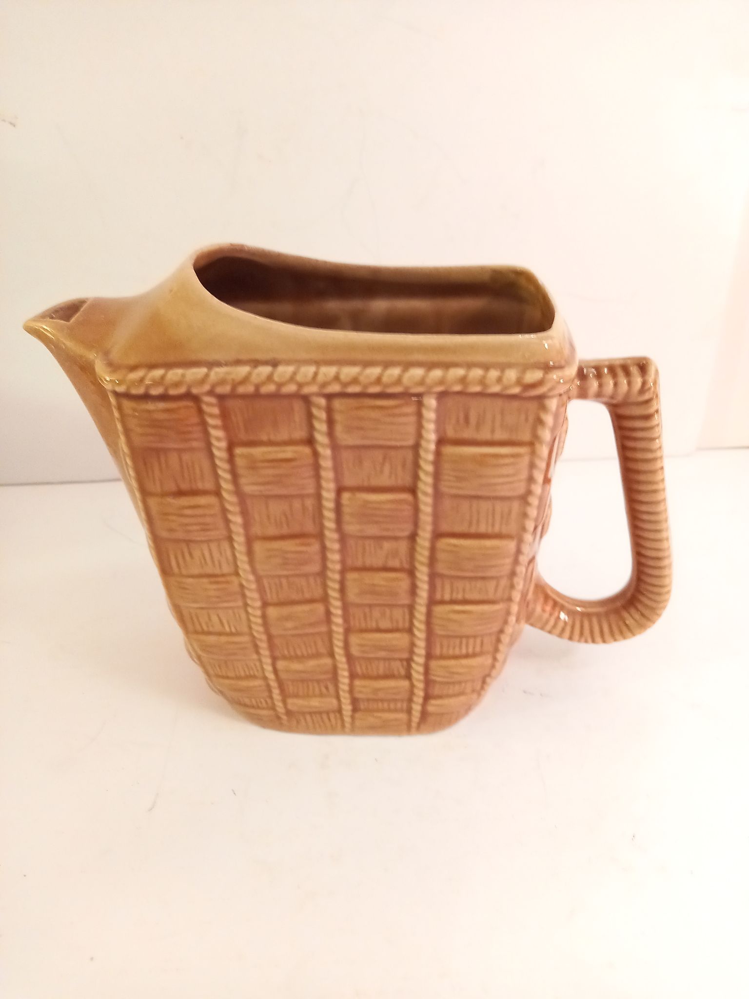 Pichet barbotine vintage