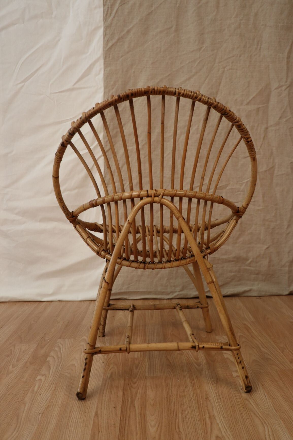 Round rattan chair