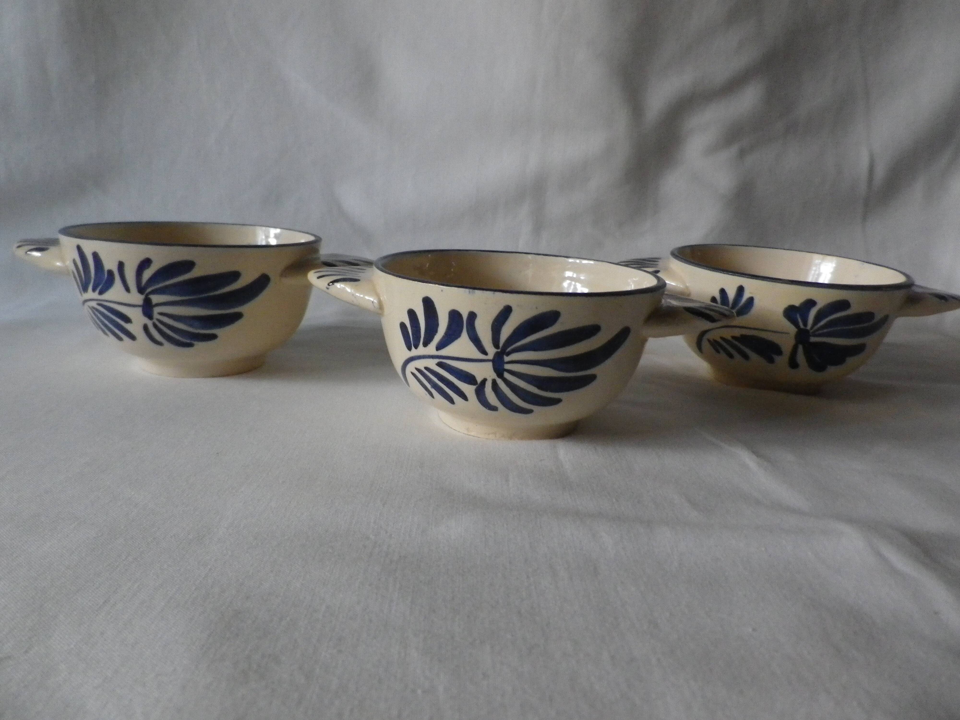 set of 3 small eared bowl