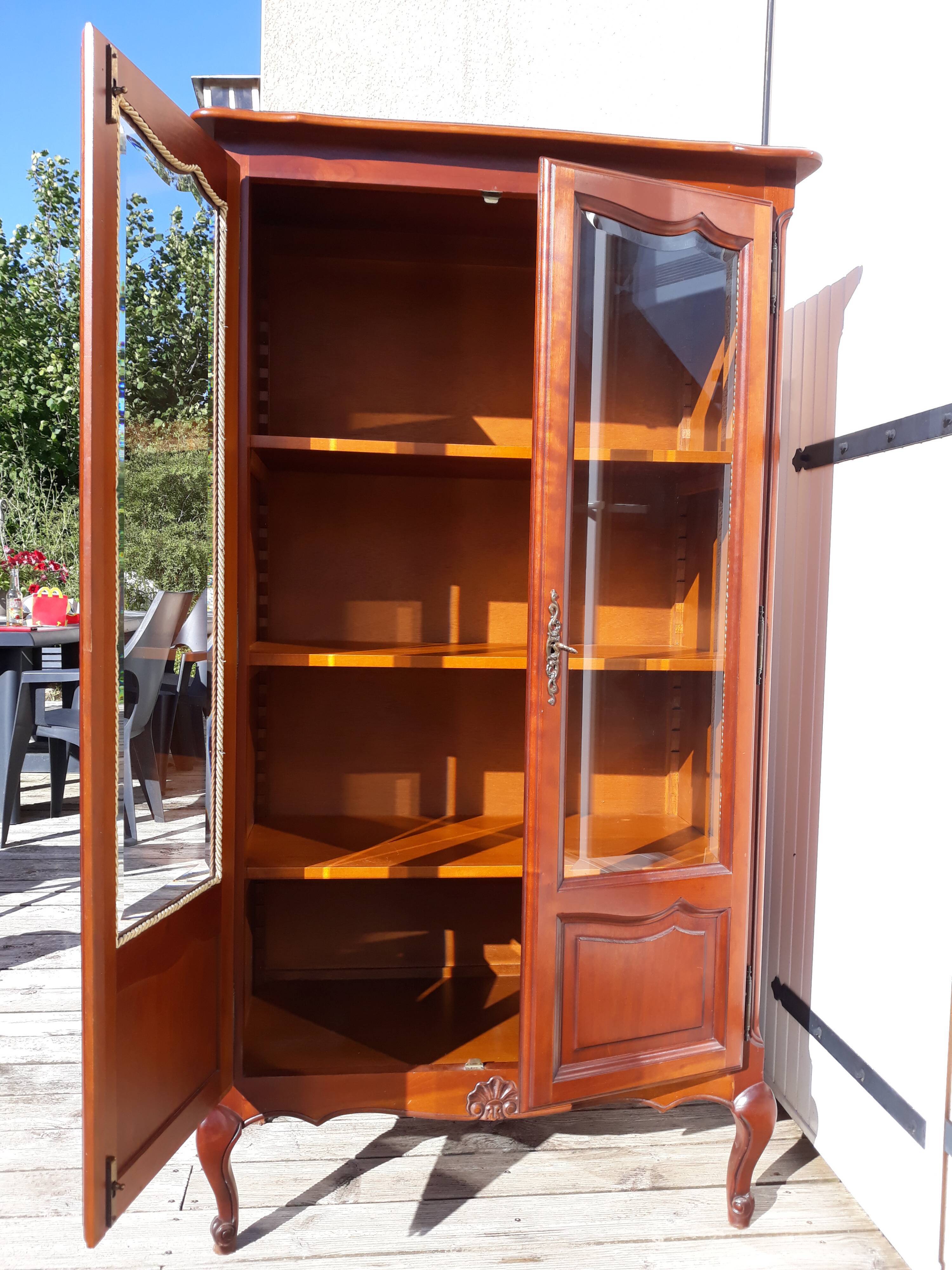 Vitrine style Louis XV