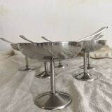 Coupes à glace en inox sur pied avec cuillères