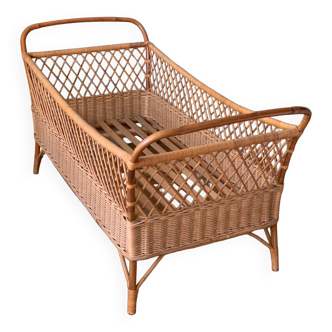 Rattan baby bed