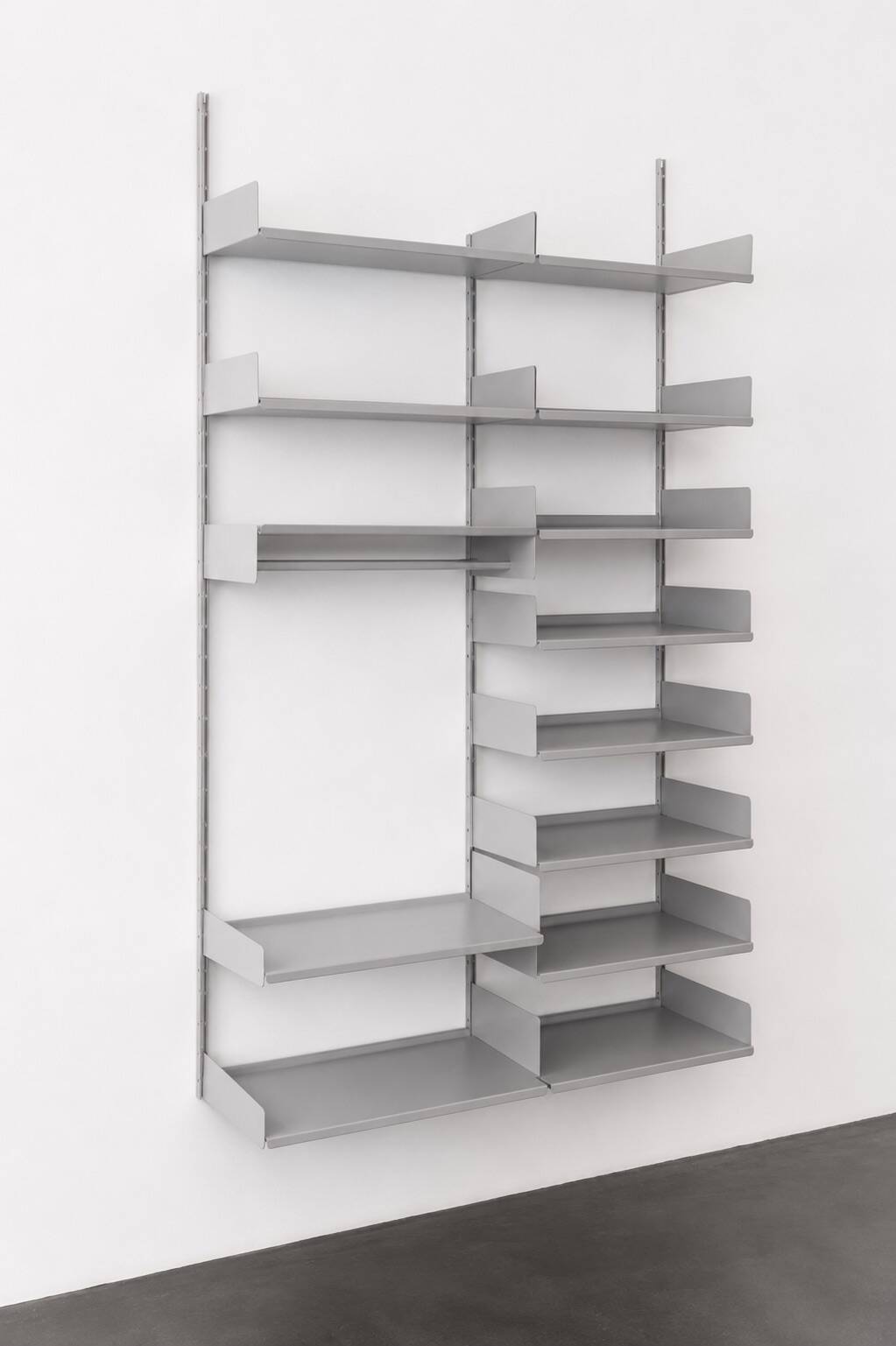Système de rayonnage “606” par Dieter Rams / Vitsœ
