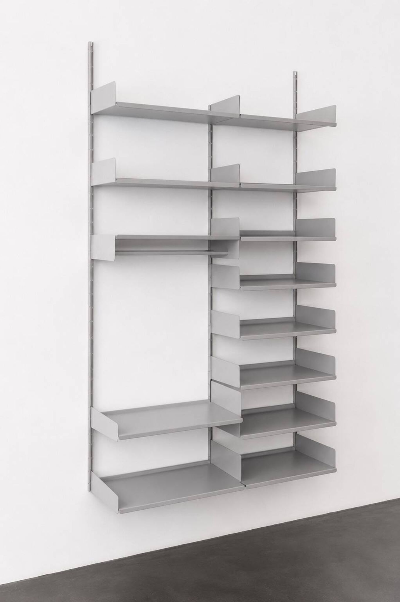 “606” Shelving System by Dieter Rams / Vitsœ