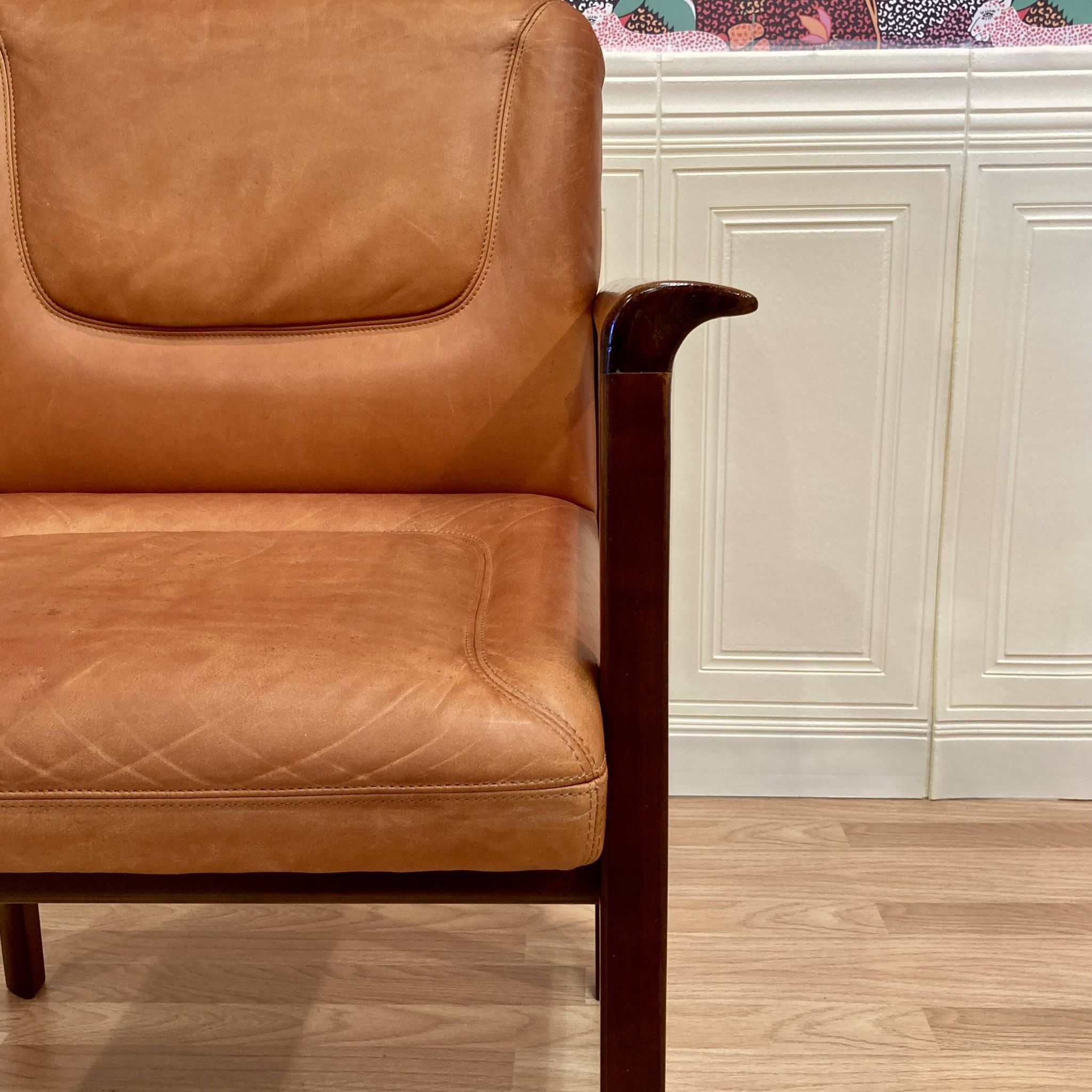 FAUTEUIL CUIR "DESIGN 1960".