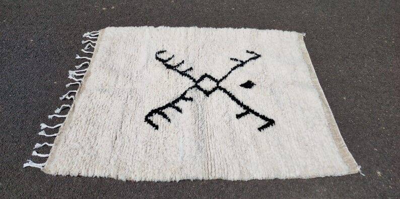 Small traditional handmade Berber rug 100-200 cm