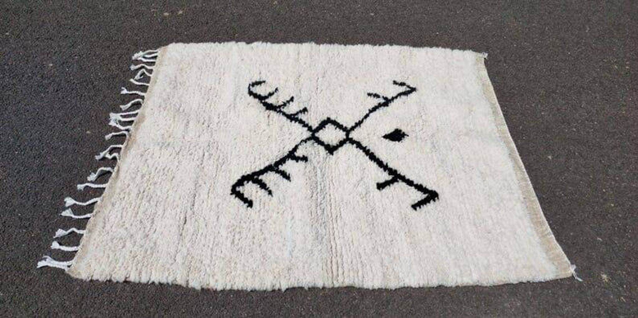 Petit tapis berbère fait main traditionnelle 100-200 cm