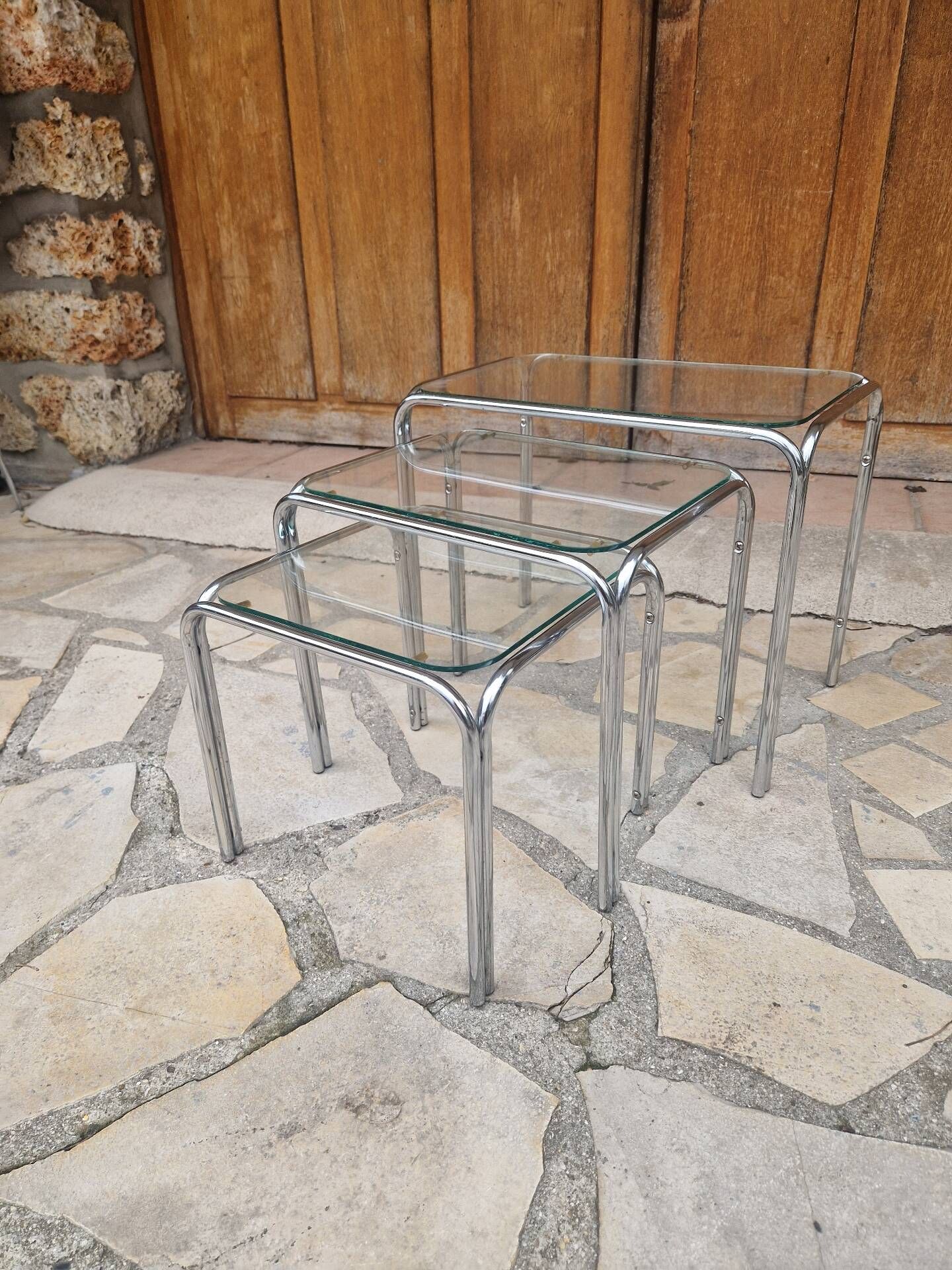 Vintage nesting coffee table