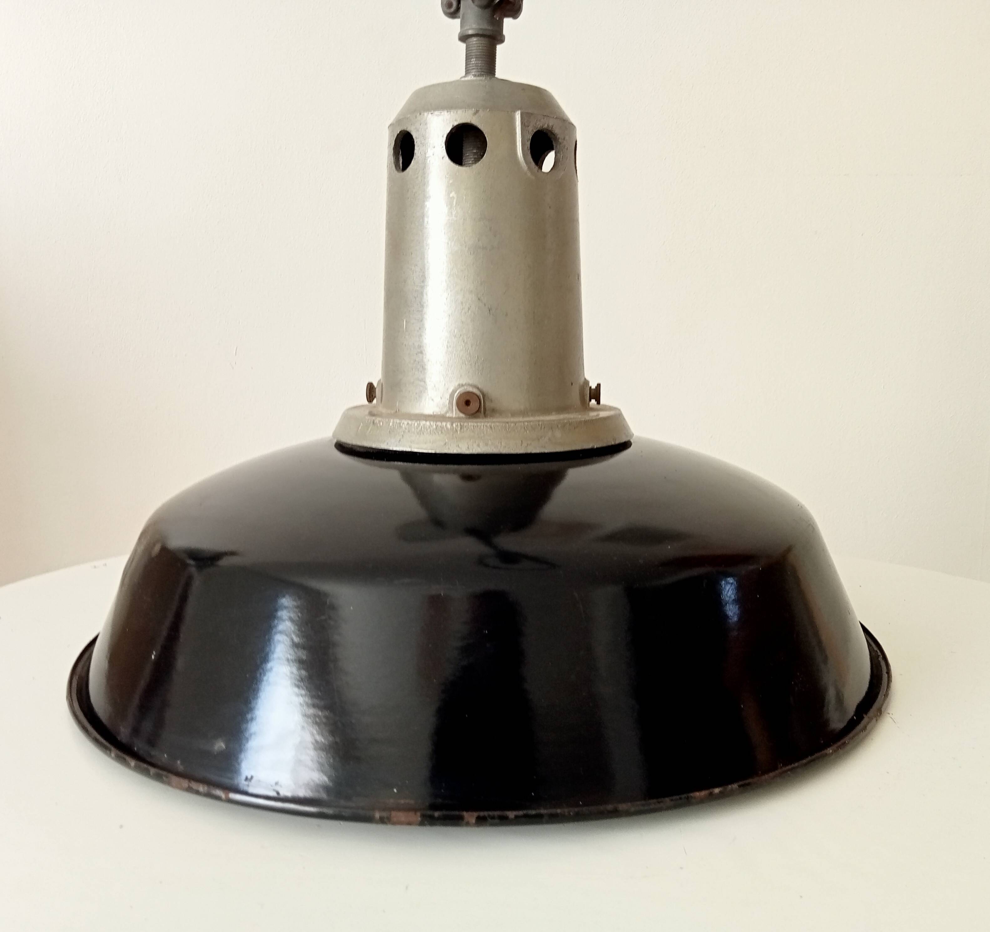 Vintage enamel industrial suspension Reflecto