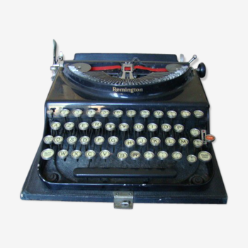 Machine à écrire ancienne portative Mercedes
