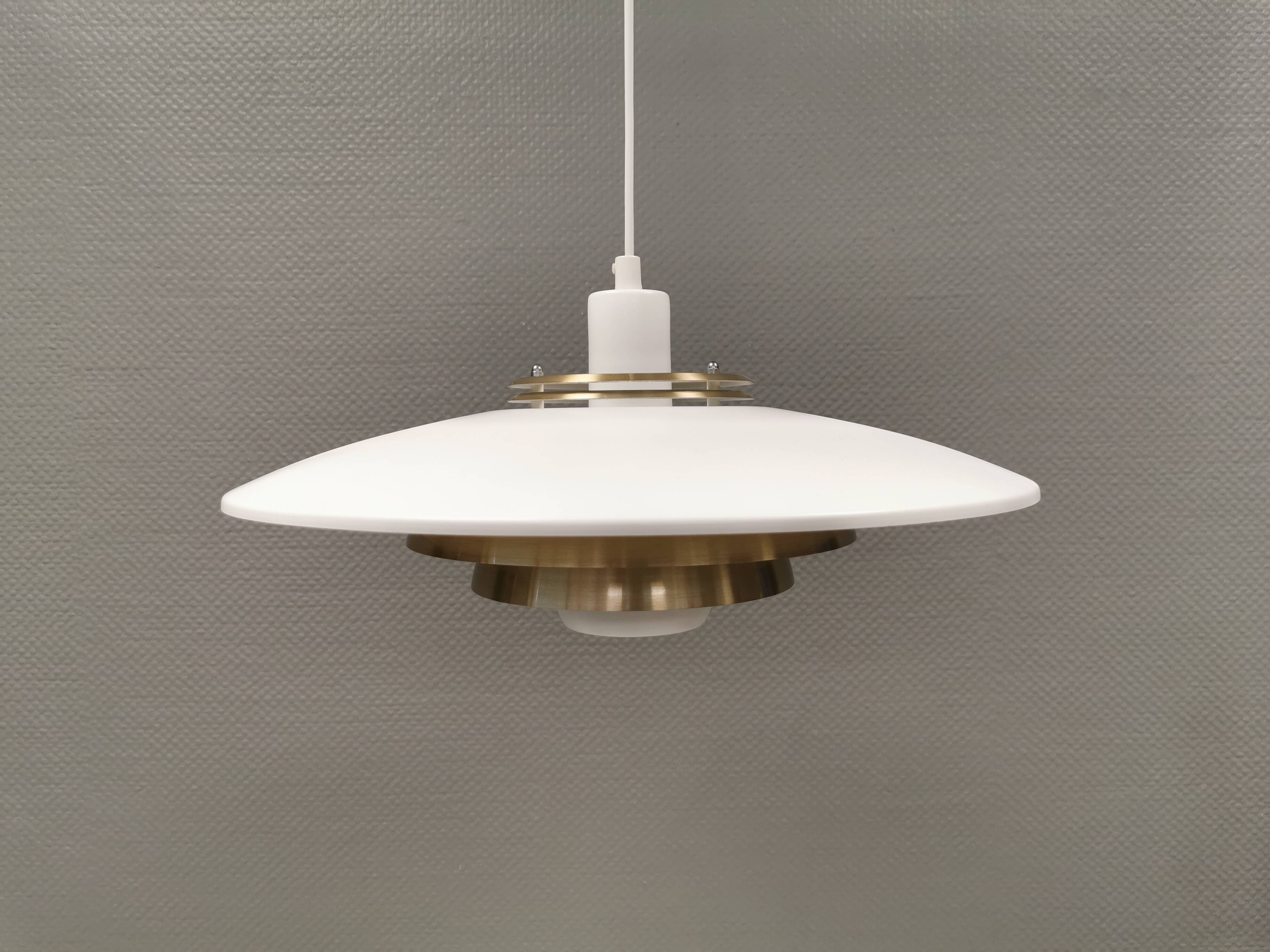 Danish designed hanging lamp, by JEKA (closed in the early 90s) model Dania