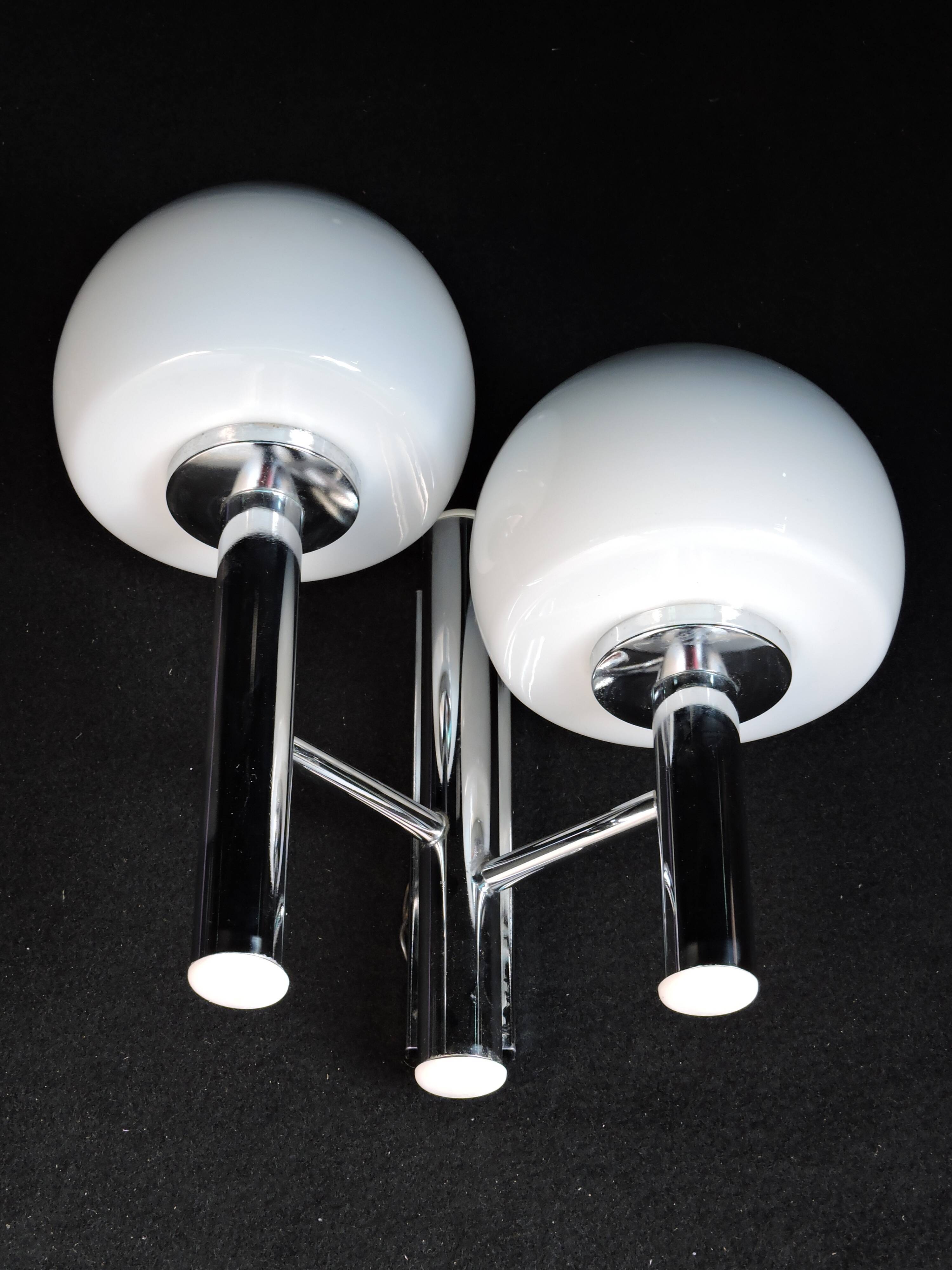 Wall lamp from Sciolari circa 1970