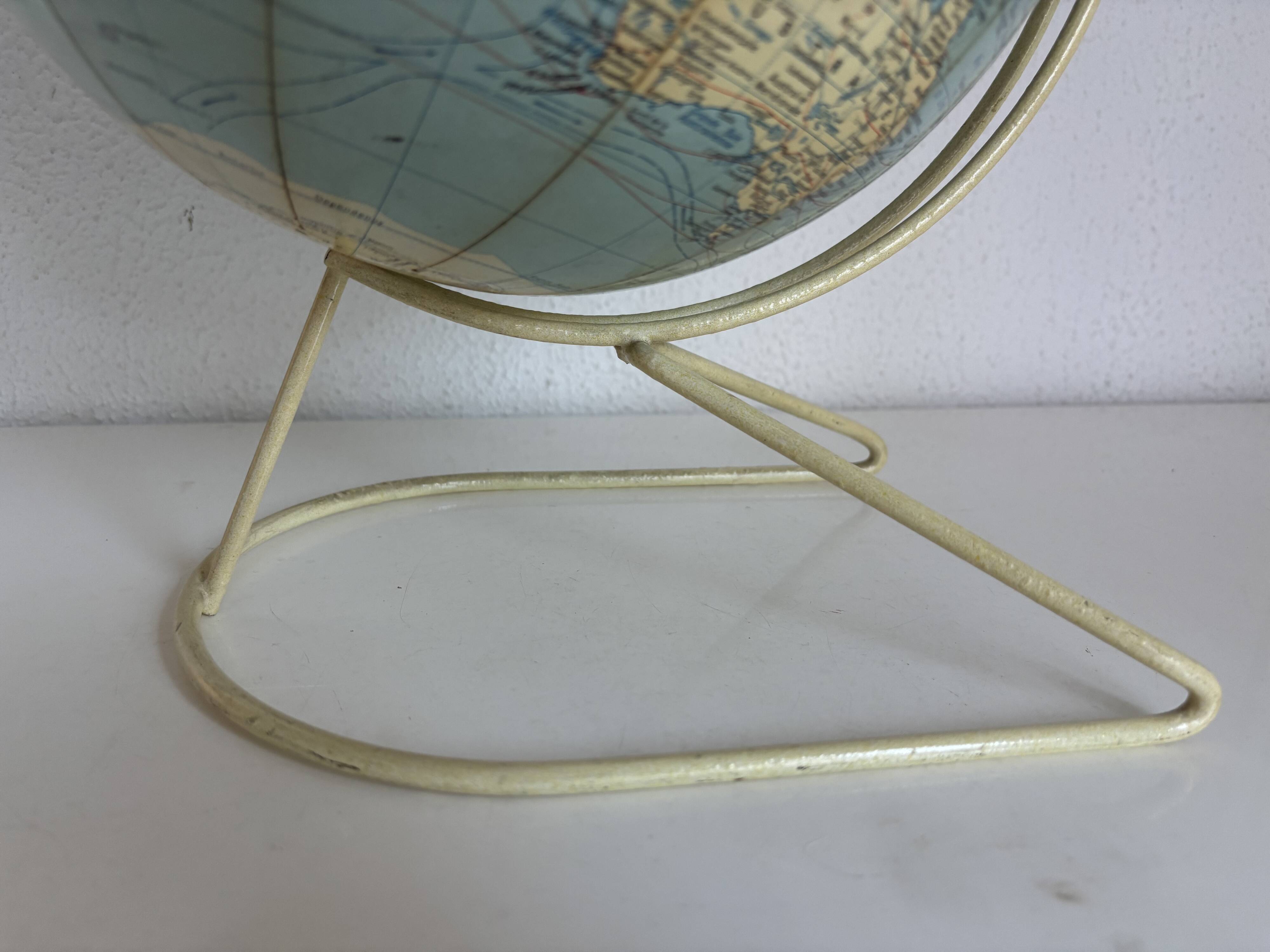 Vintage 1960 terrestrial globe by Girard Barrère in cream - 35 cm