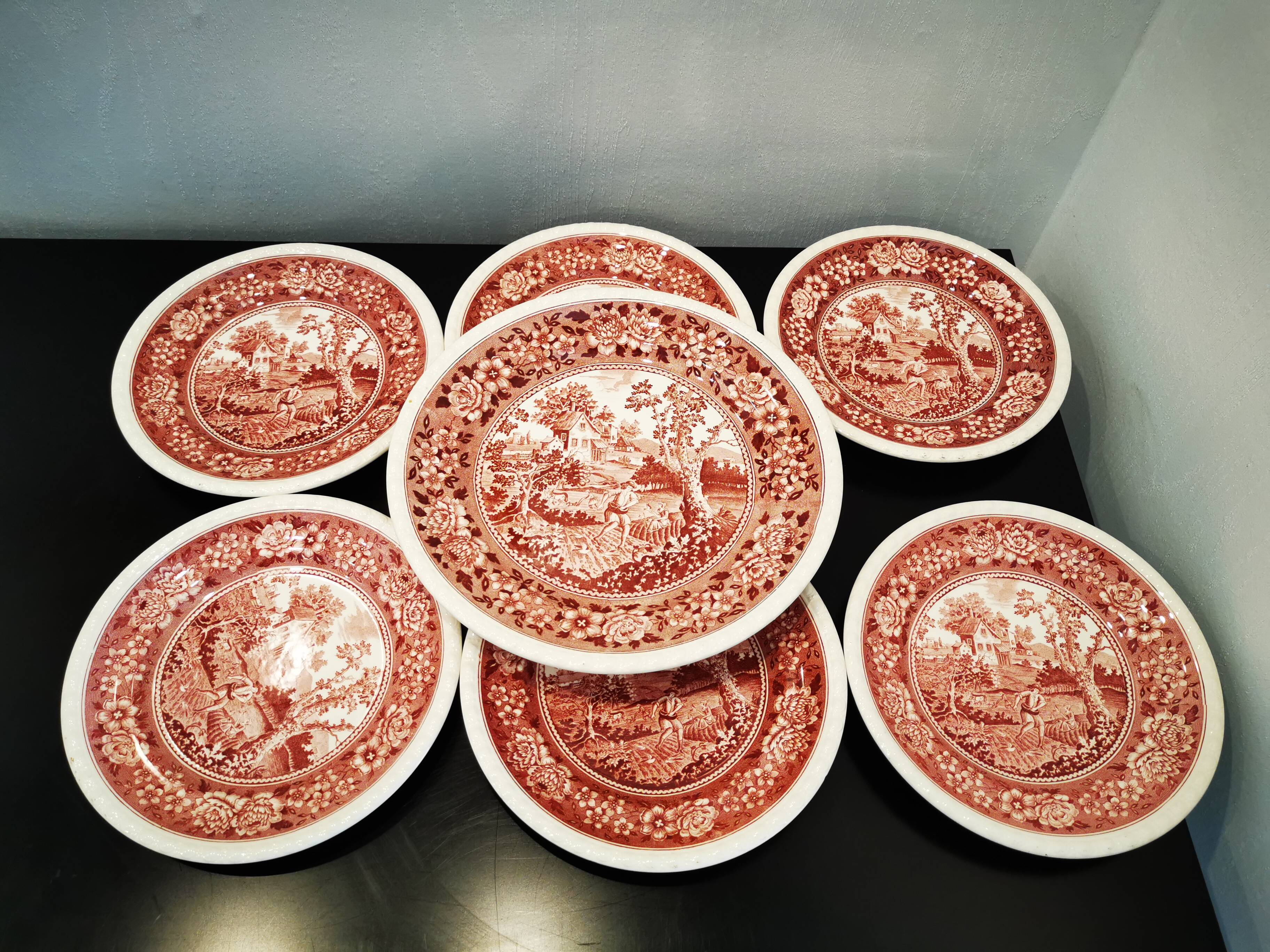 Set of 6 dessert plates and the Villeroy & Boch Rusticana serving dish
