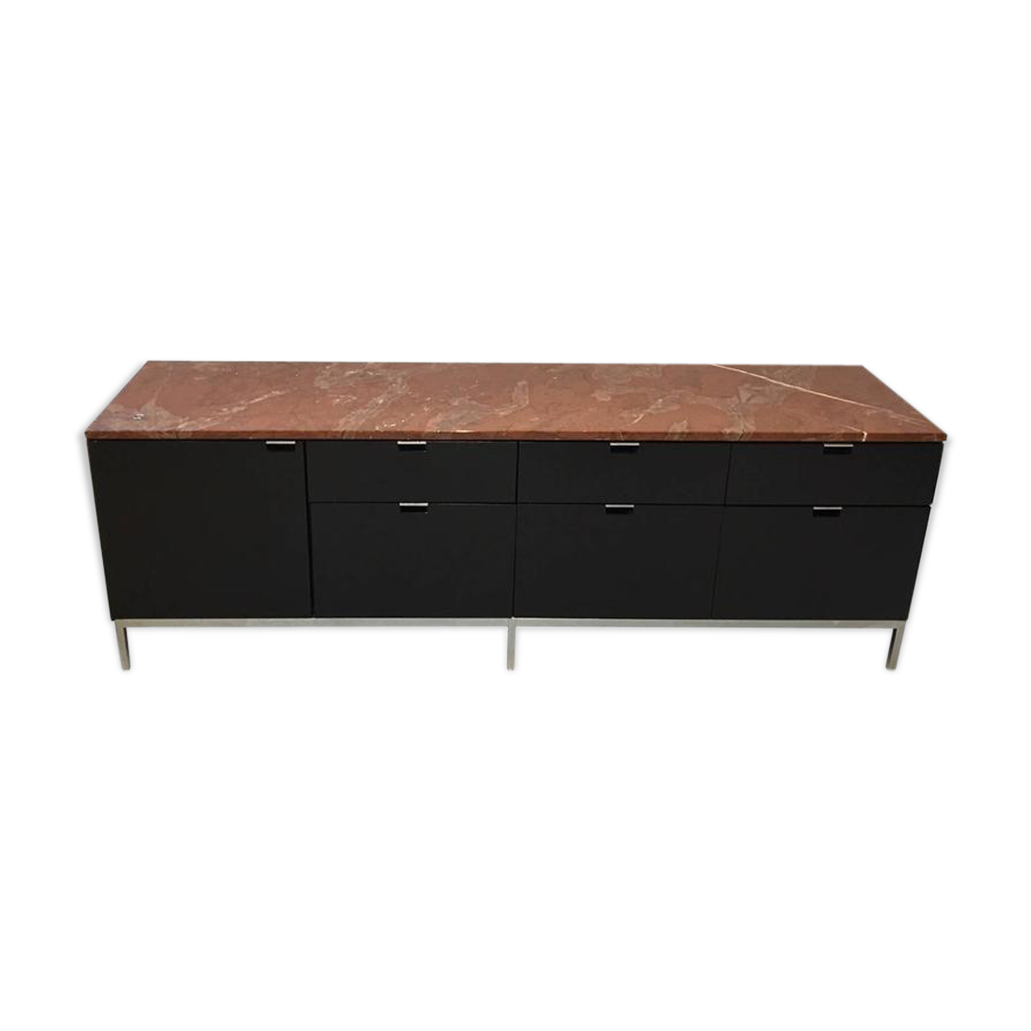 Row with refrigerator and on marble to Florence Knoll 1961