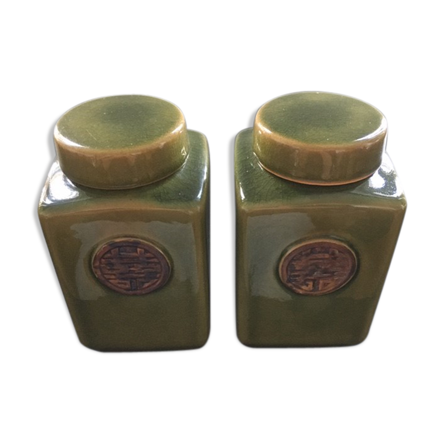 Pair of Chinese pots