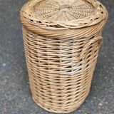 Woven laundry basket with lid made of rattan and round wicker
