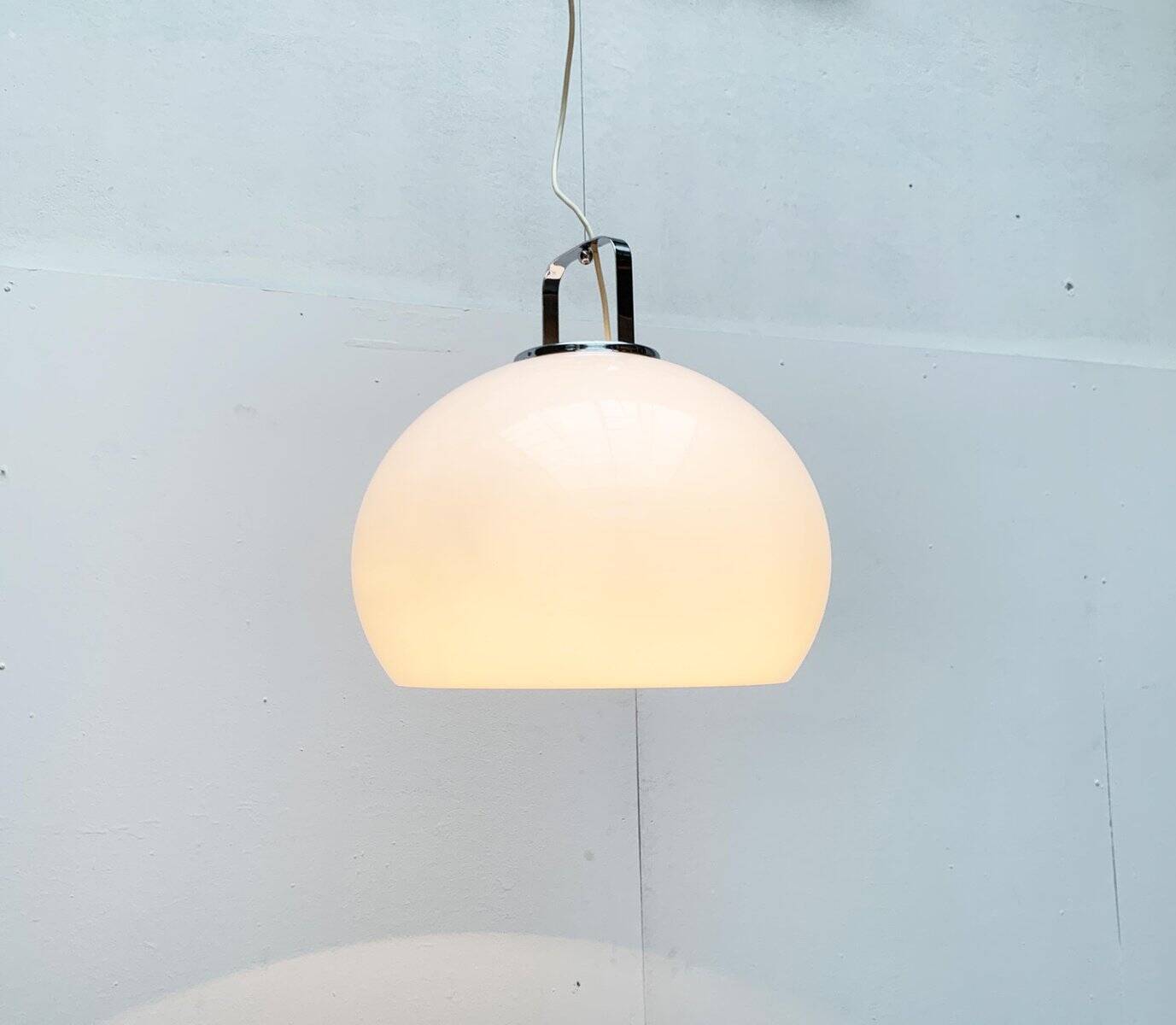 Zurich suspension lamp from the Italian space age of the mid-century by Luigi Massoni for Guzzini.