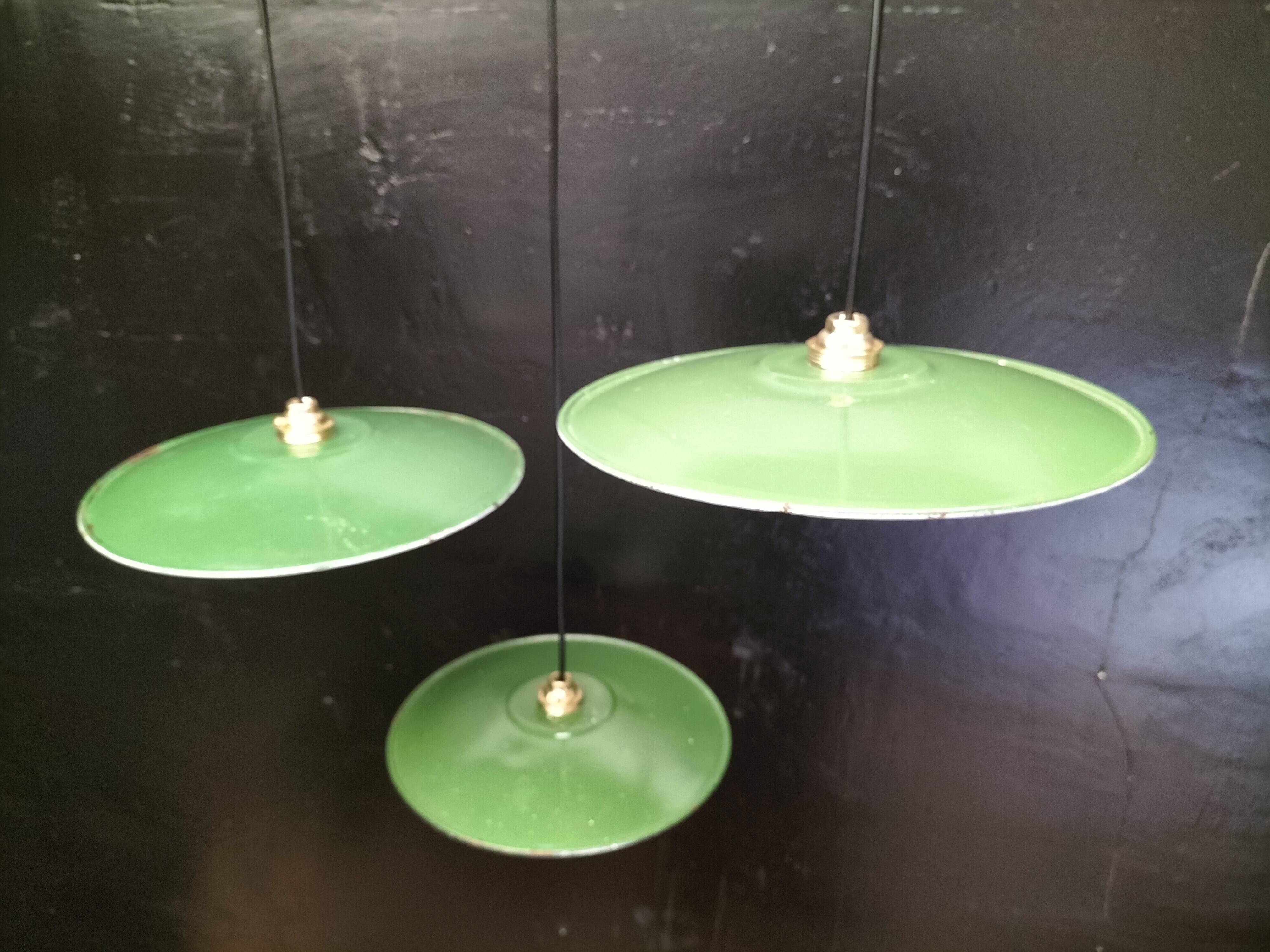 Enamelled sheet metal suspensions