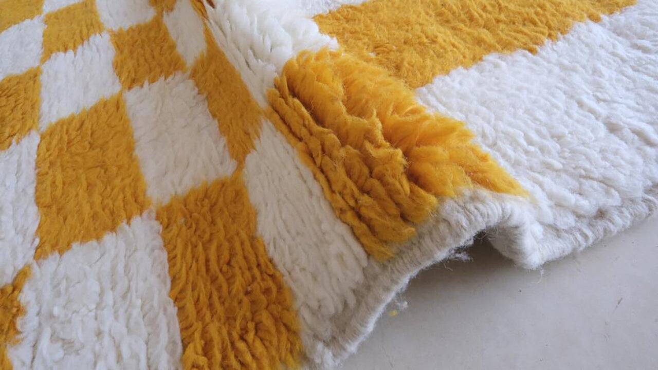 Tapis berbère tissé main traditionnelle taille 150 x 250 cm