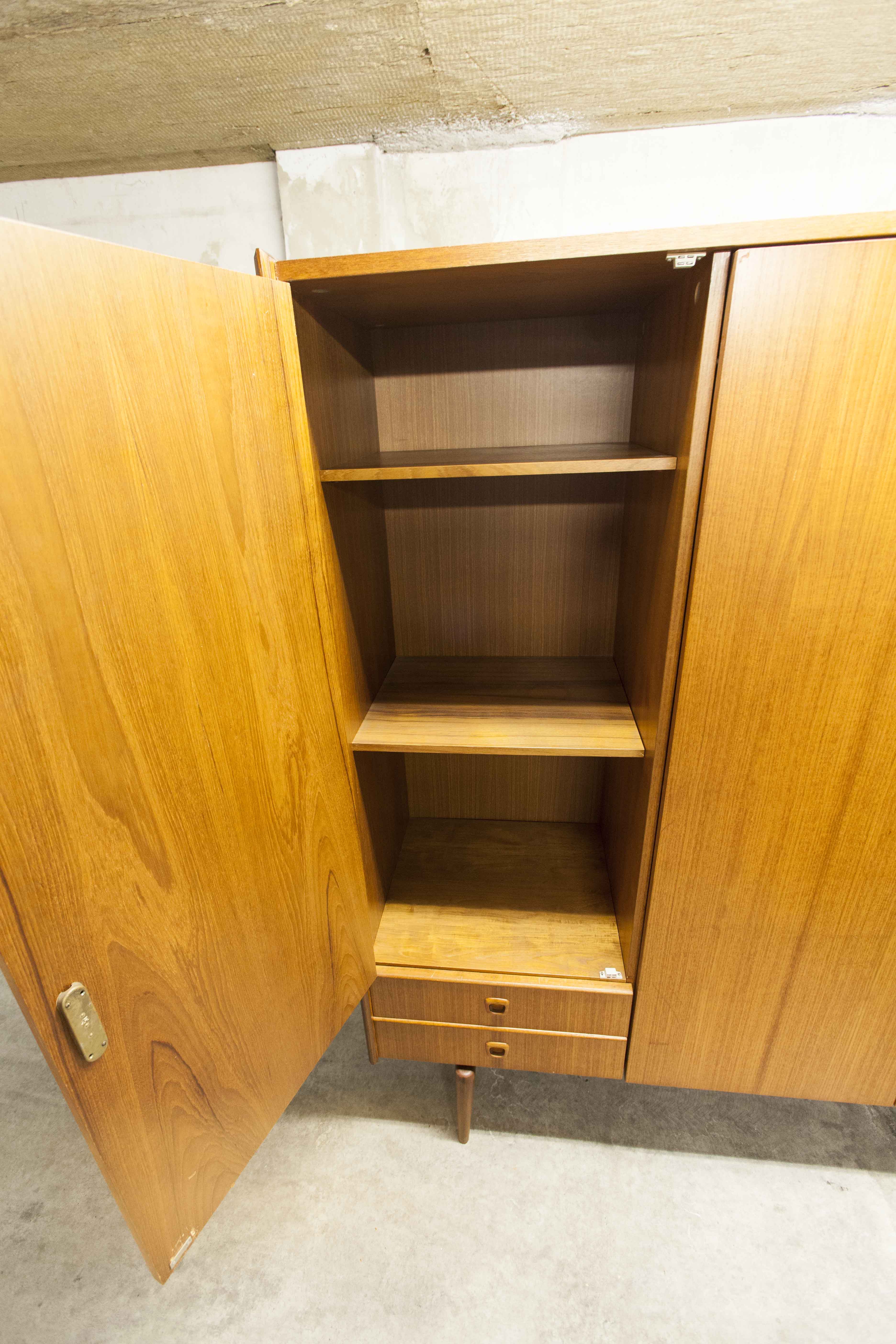 Armoire teck des années 60 Simat Meubles