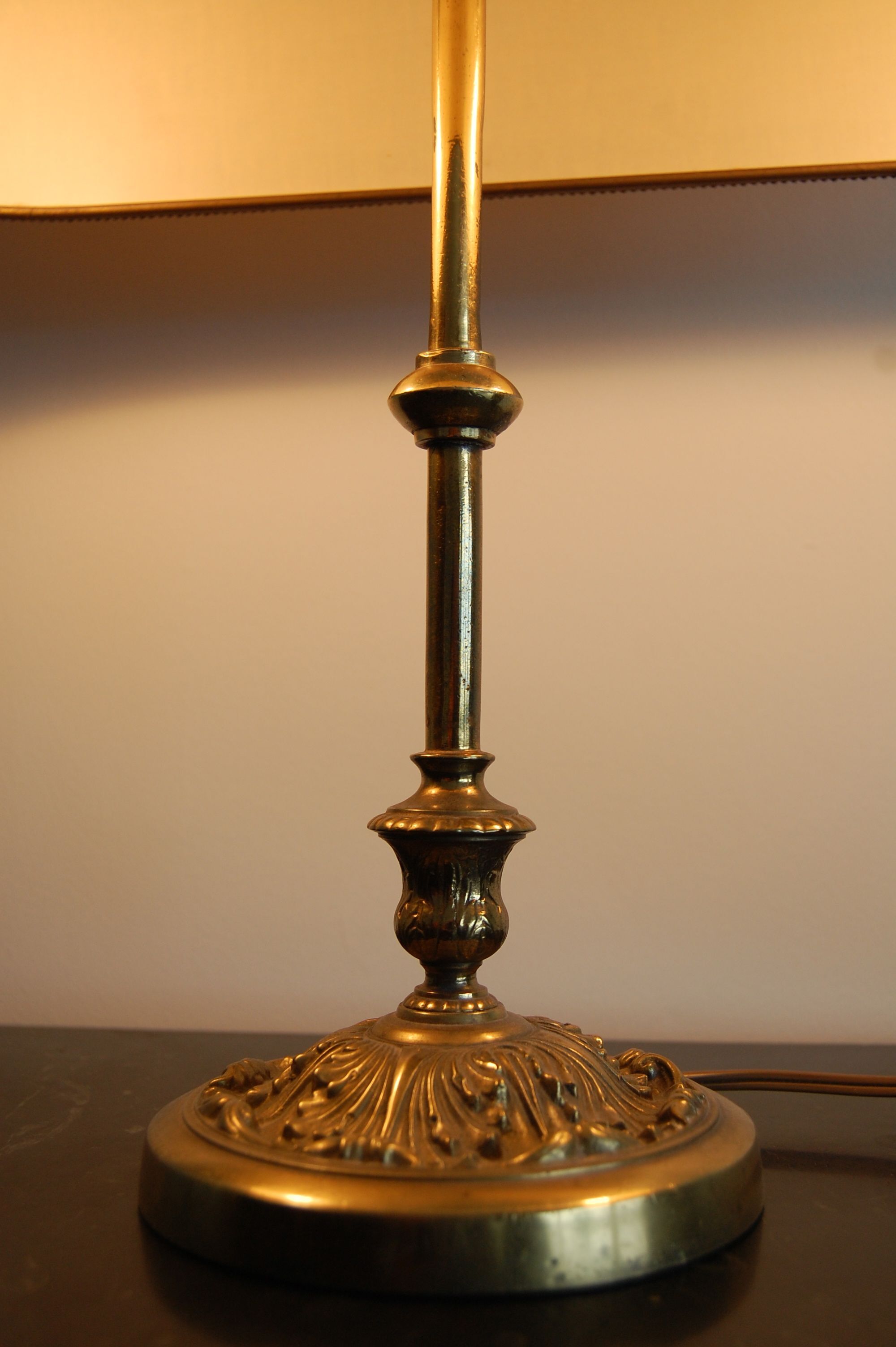 Table lamp