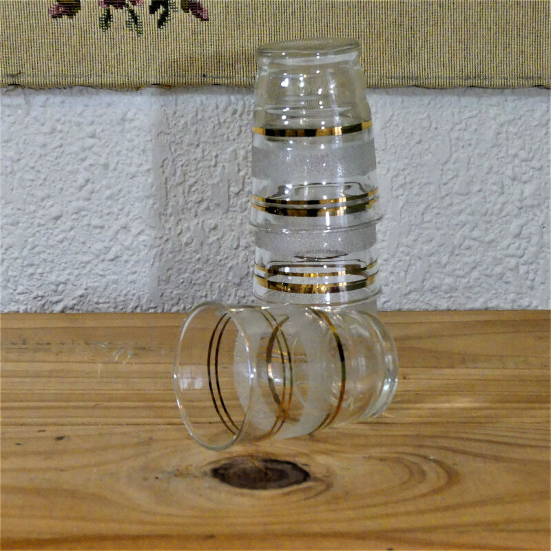 Granite glass liquor service - Carafe and old 50s glasses