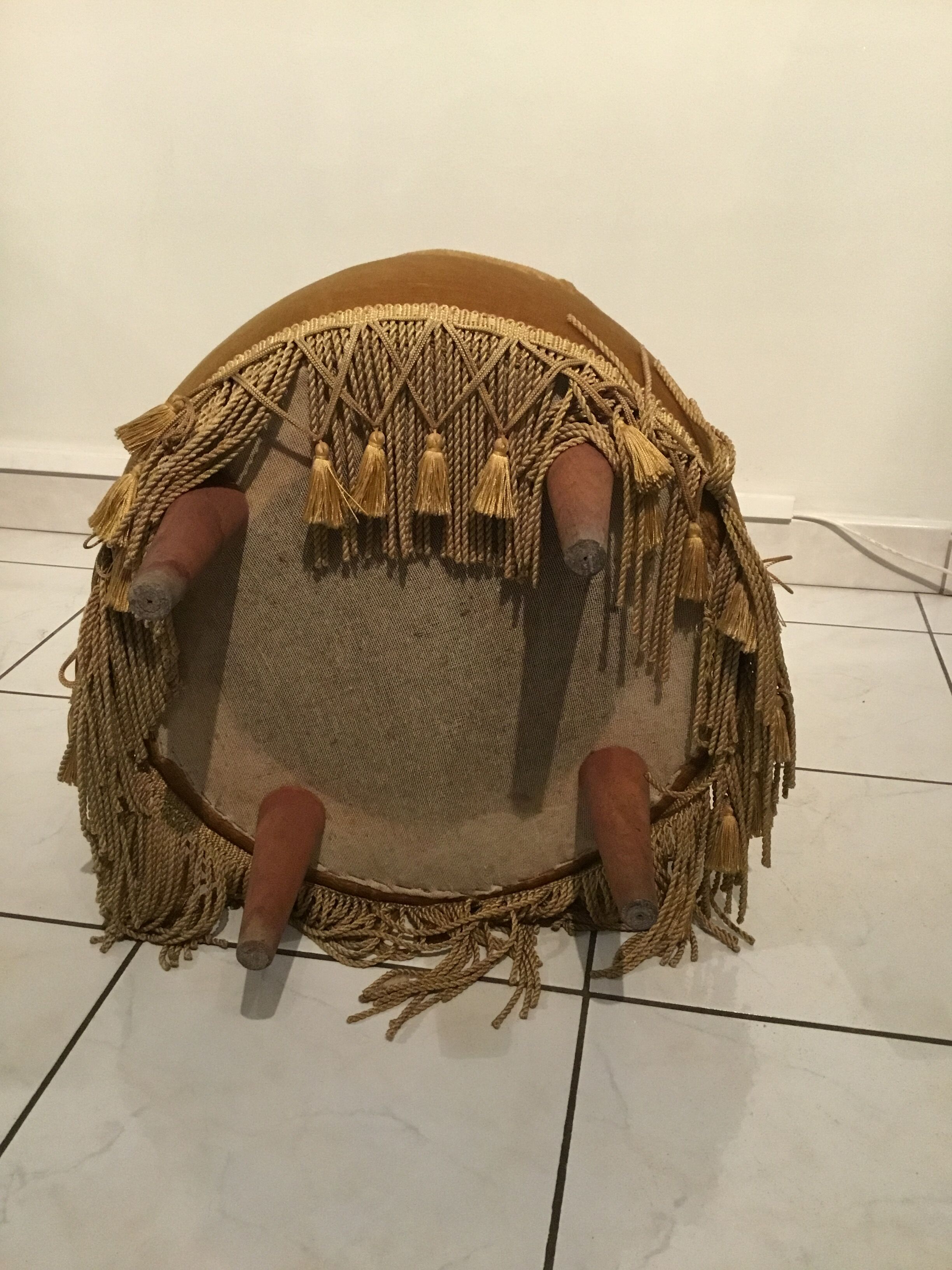 Fauteuil crapaud et son pouf