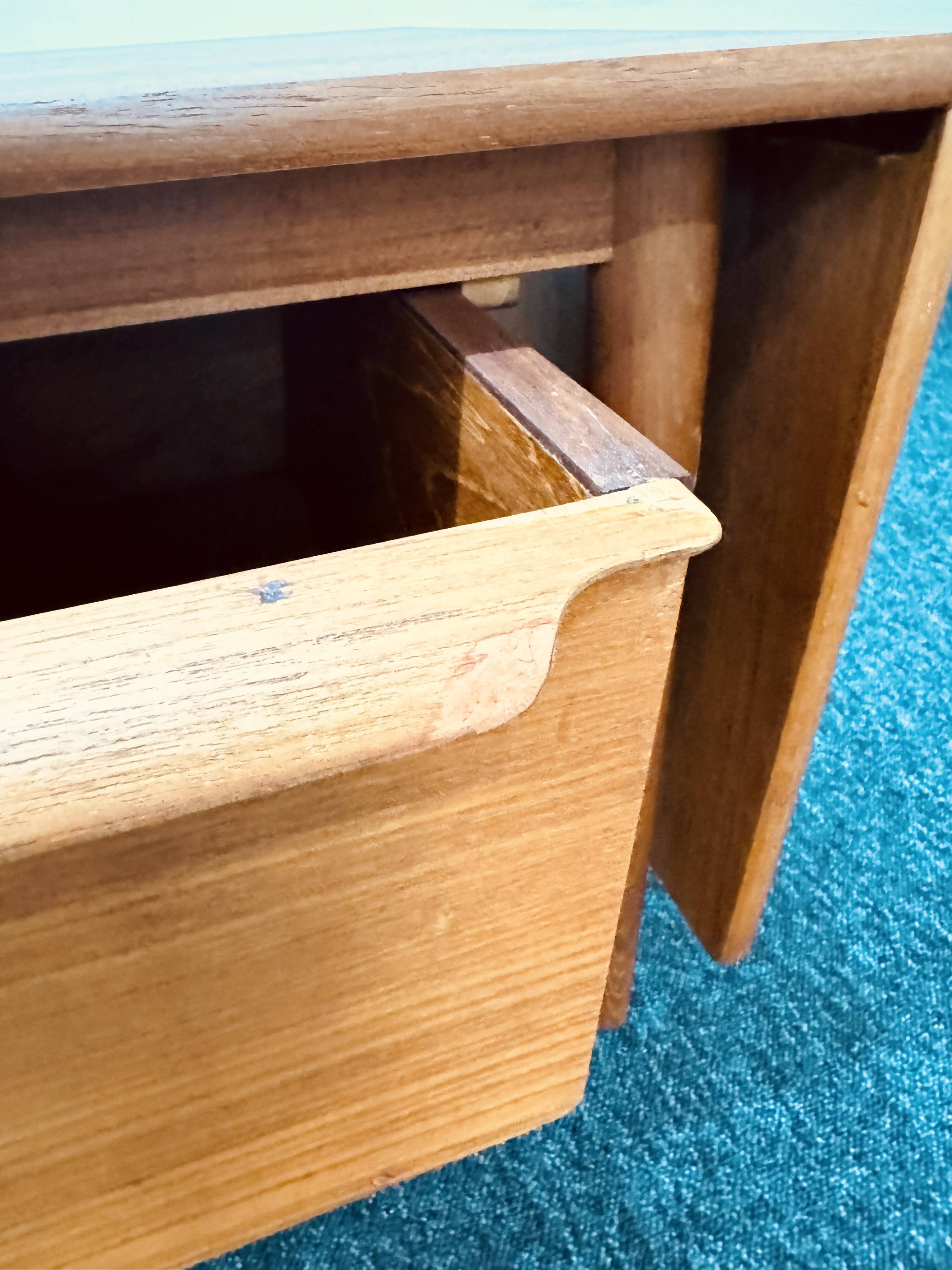 Table basse danoise en teck par Arne Vodder