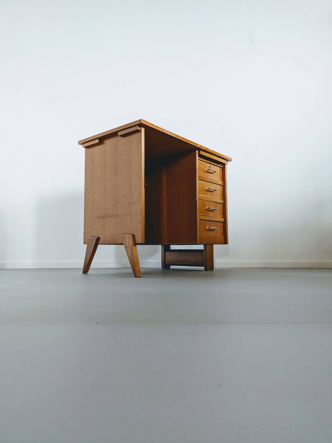 Bureau vintage en bois scandinave