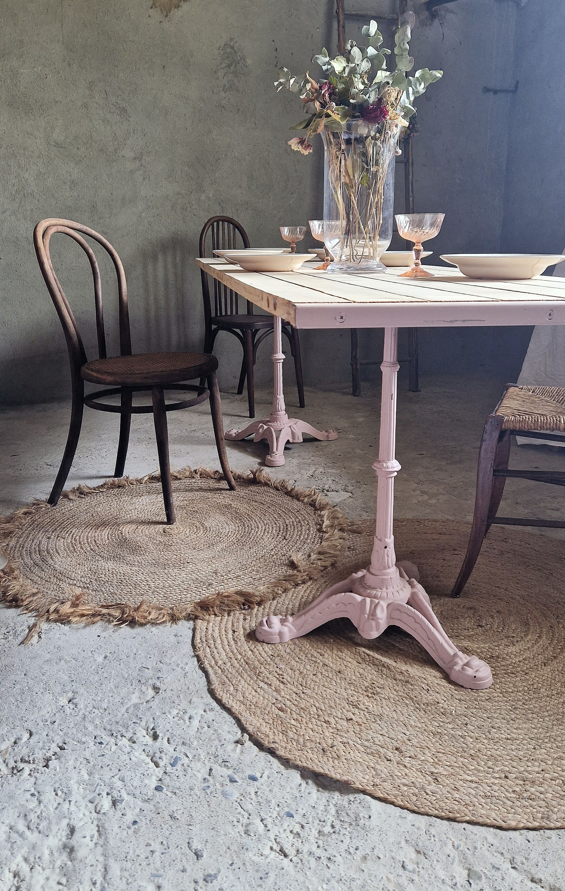 Nice guinguette table