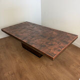 Brutalist coffee table, hammered copper 70 – in the style of H. Lilienthal.