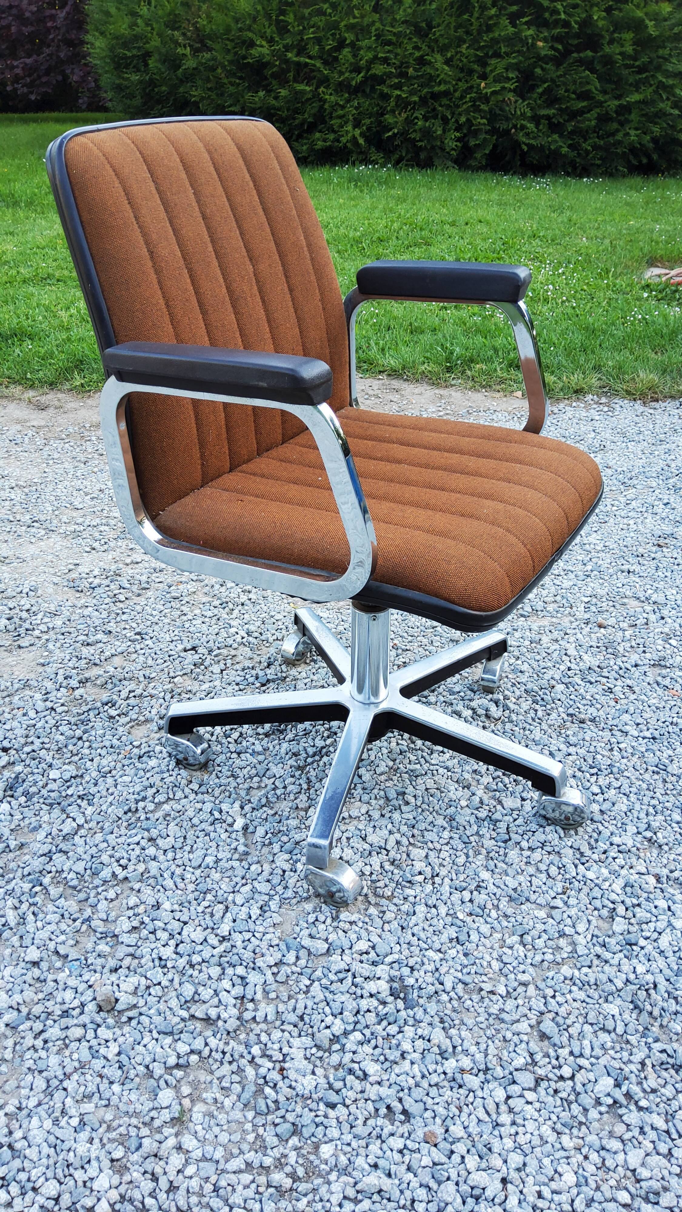 70s swivel office chair and adjustable height