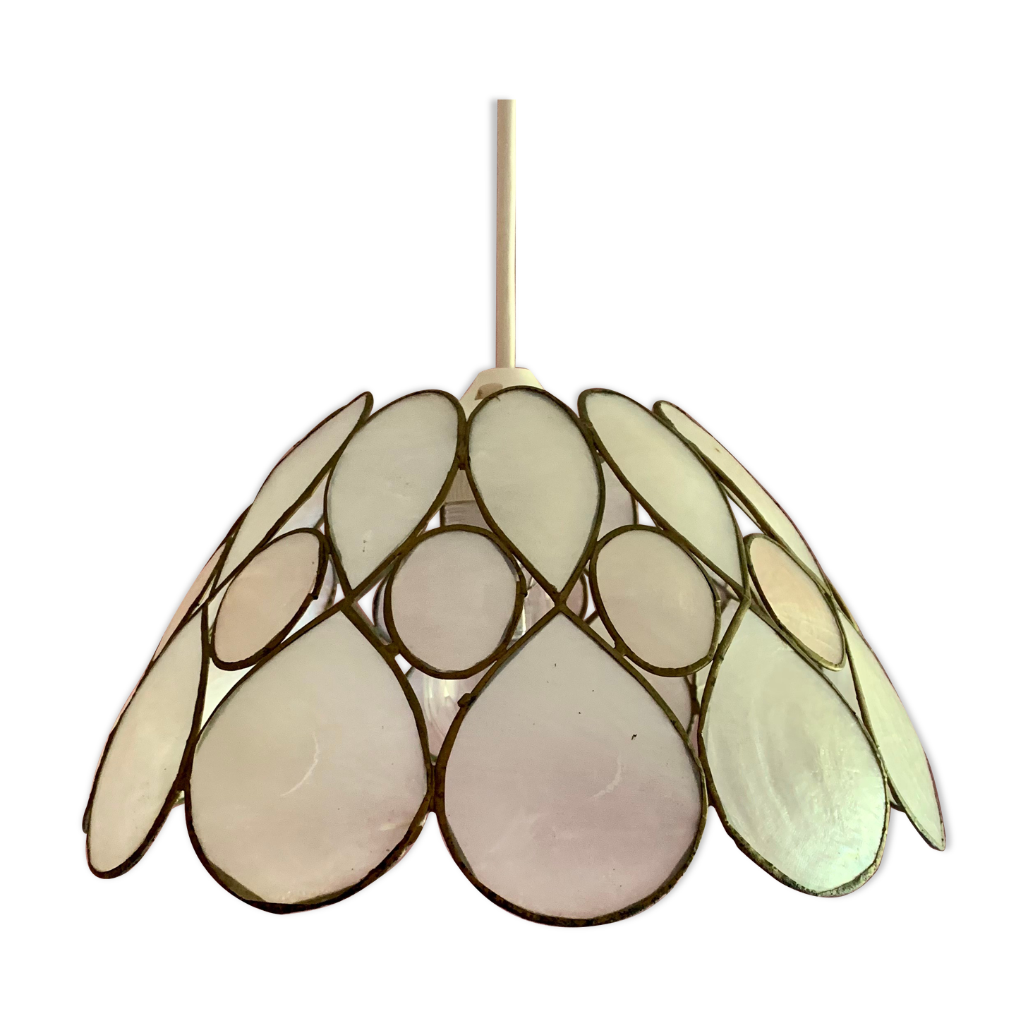 Suspension fleur en nacre et laiton vintage