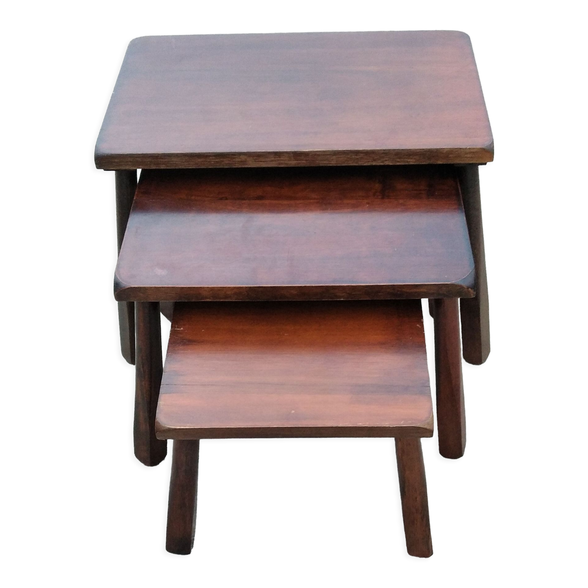 Nesting coffee tables