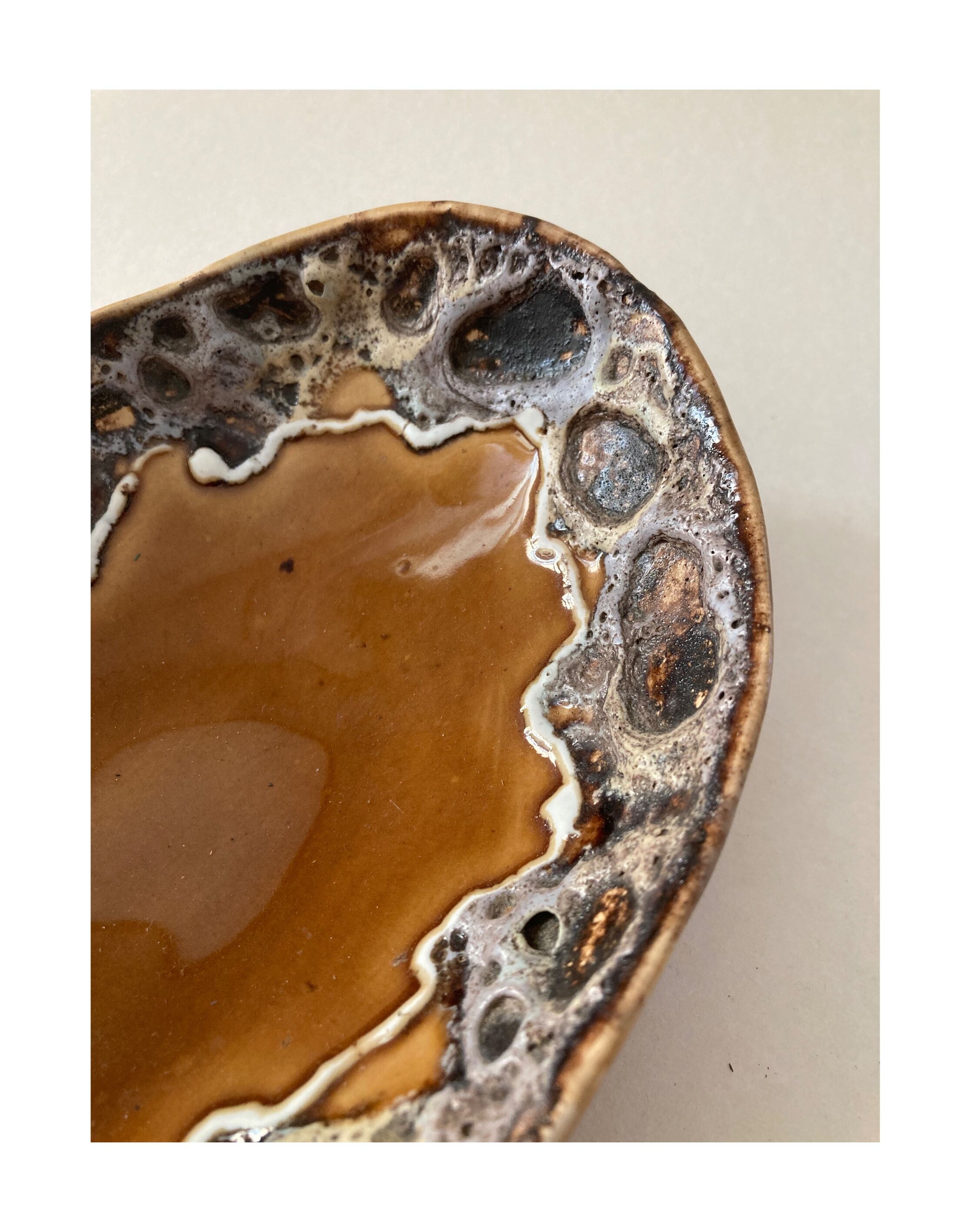 Empty ceramic pocket