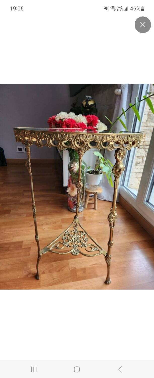 Bronze corner console