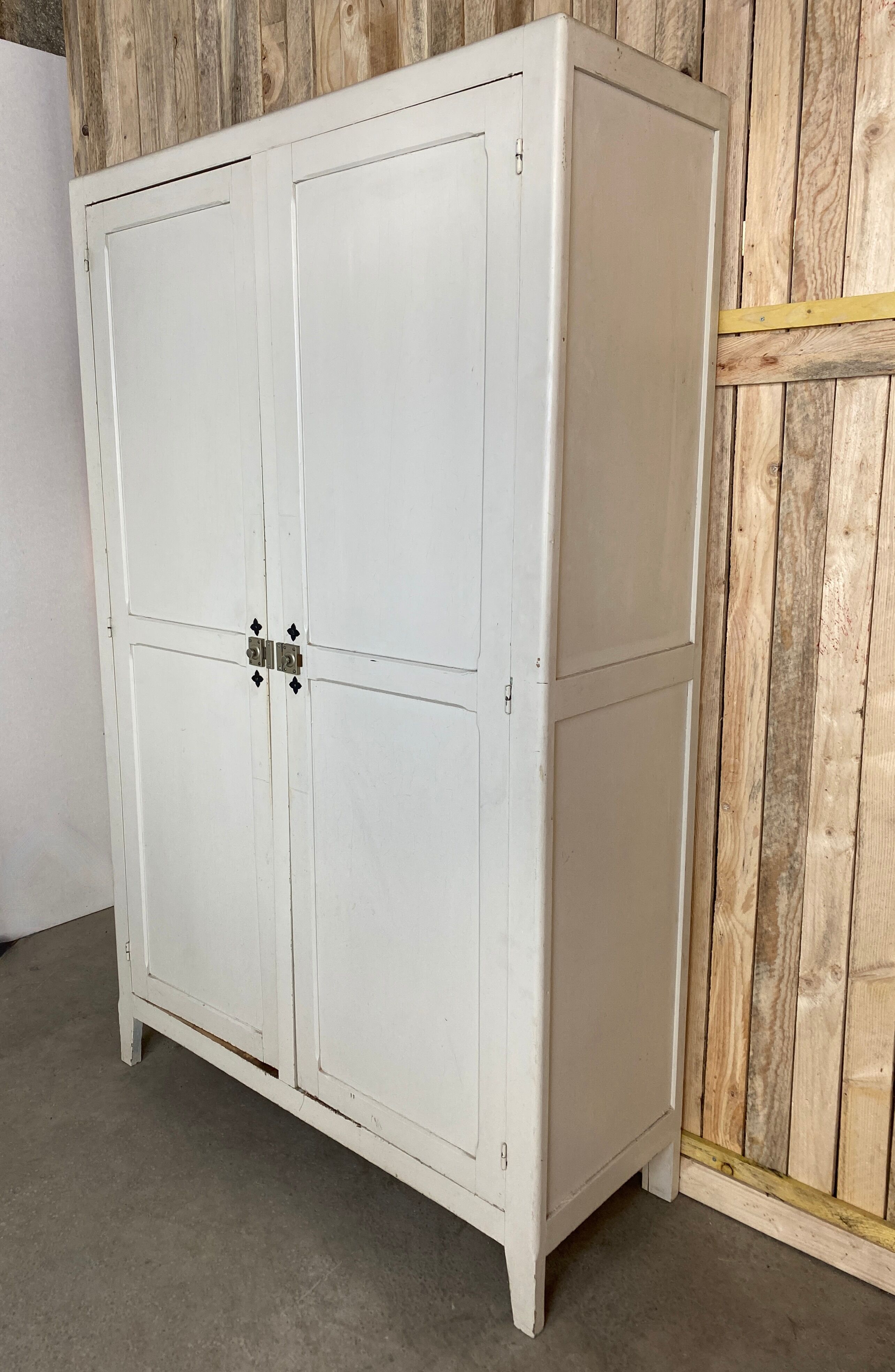 White parisian cabinet