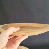 2 anciennes assiettes en bois
