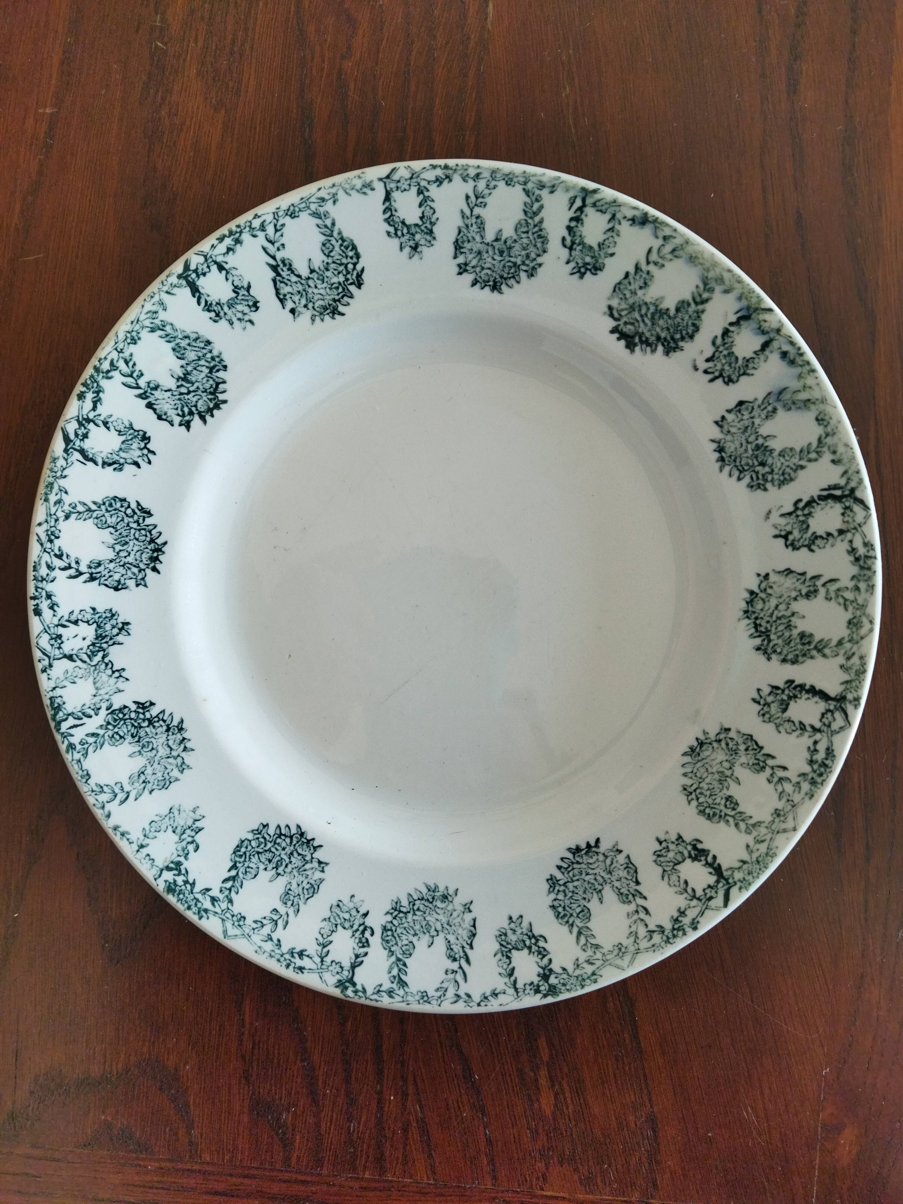 8 iron earthenware plates (St Amand Hamage HB & Cie Sarreguemines Digoin)