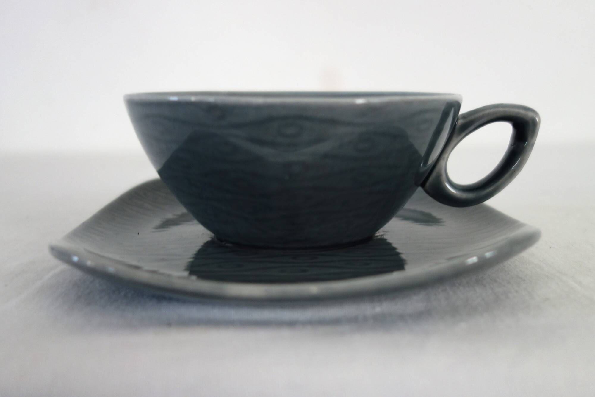 2 cups with saucers, New Time model, Boch Frères 1955