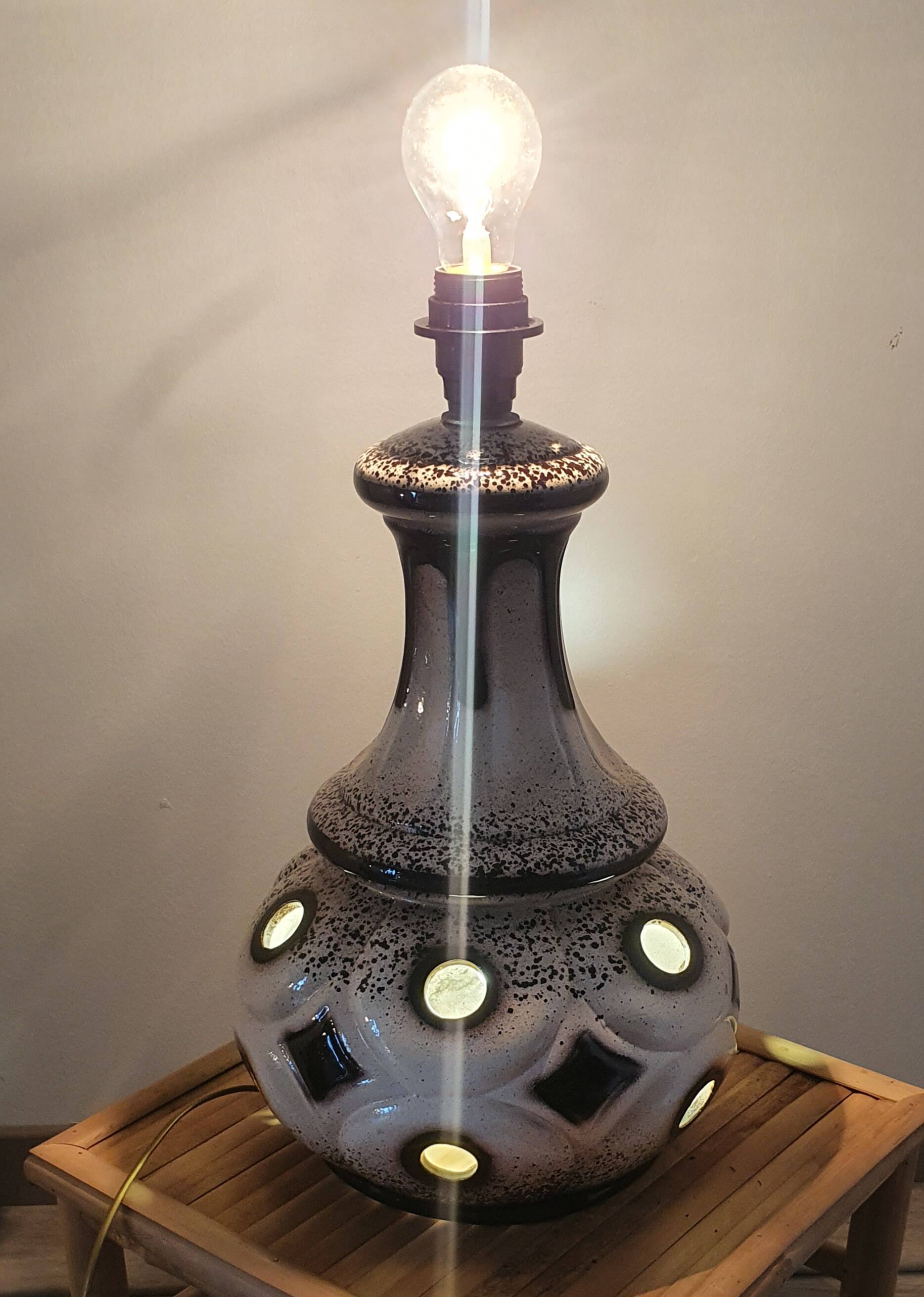 Ceramic lamp base