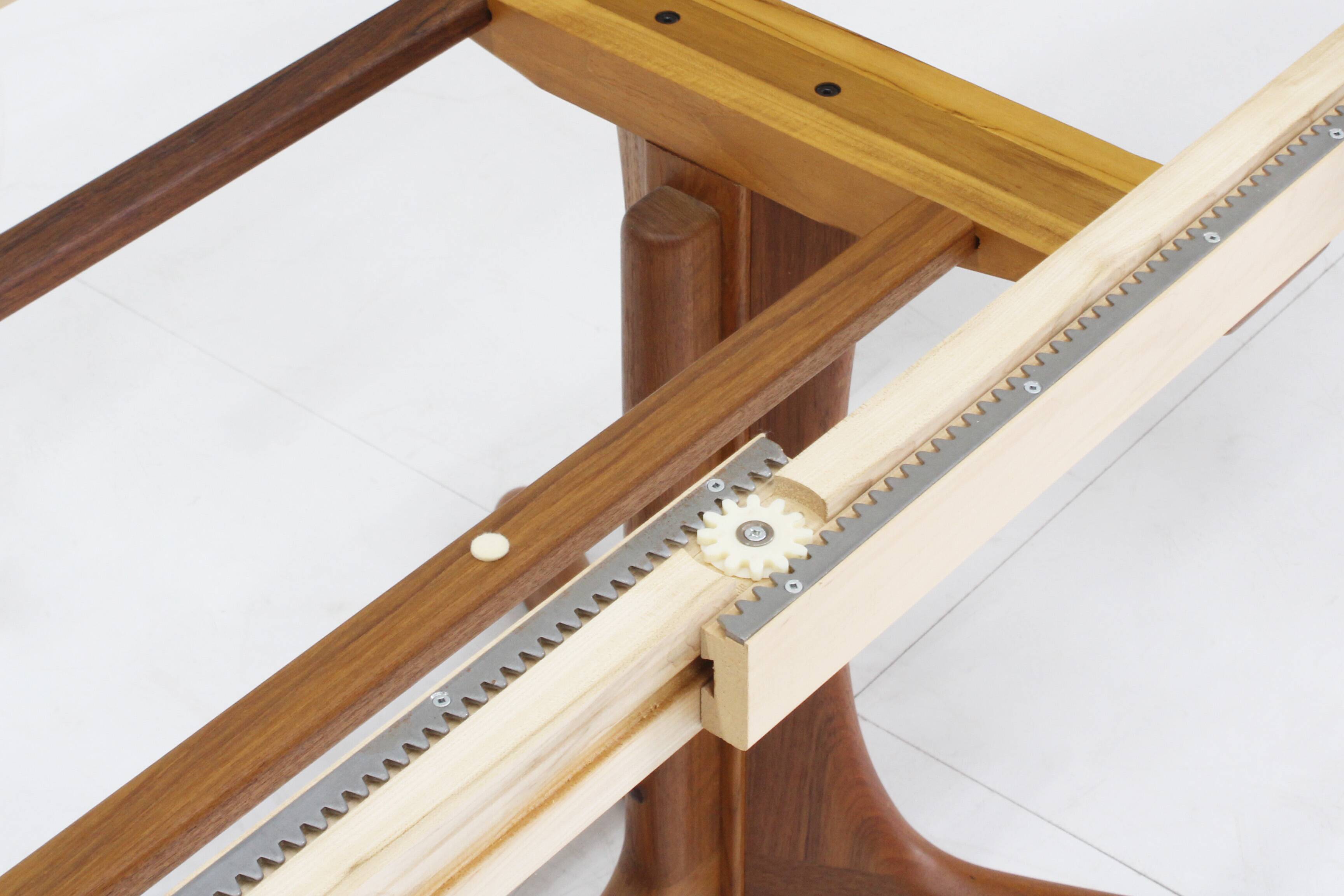 Table à manger ovale extensible danoise vintage en teck massif