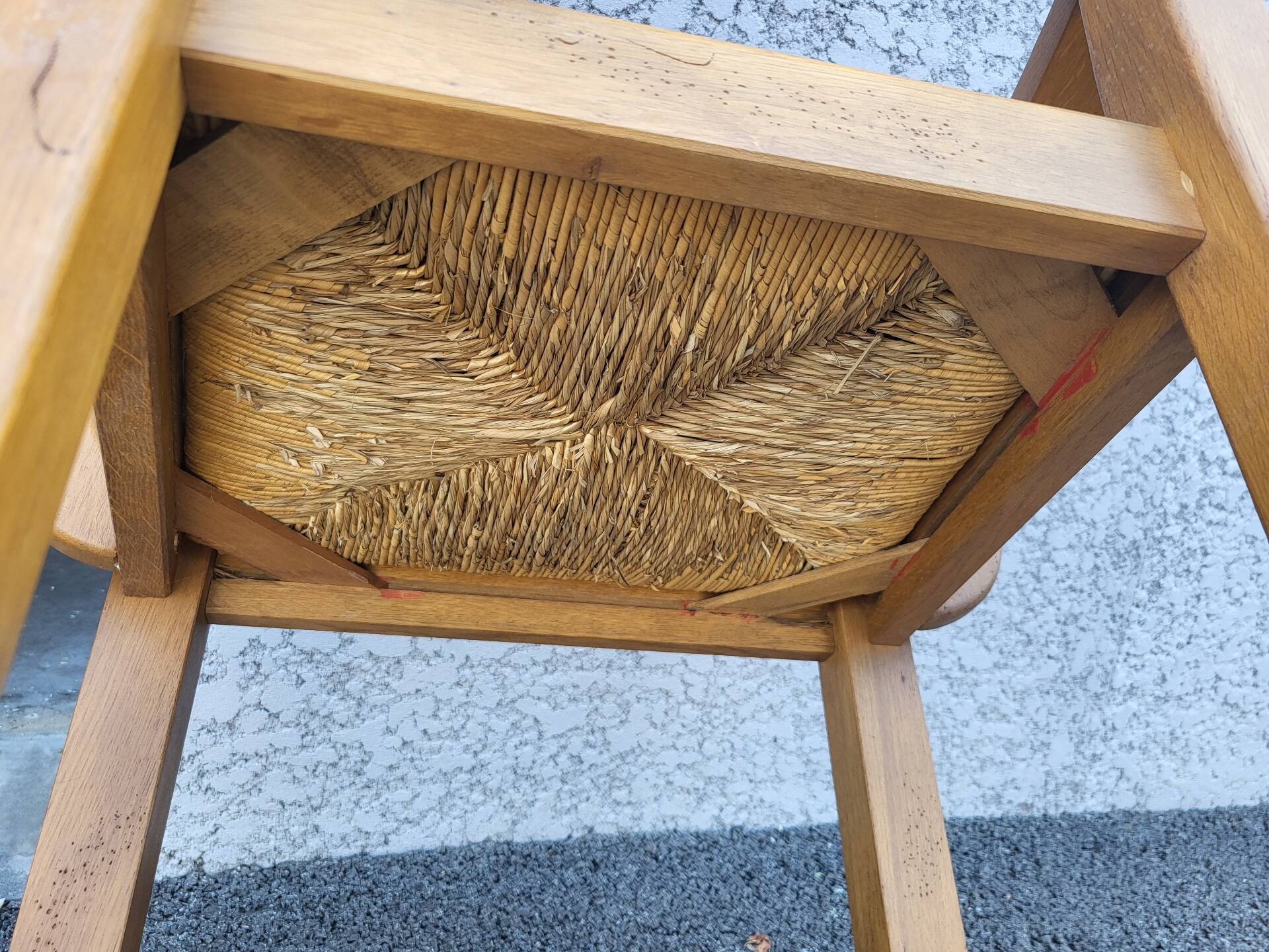 Country-style chair in solid oak