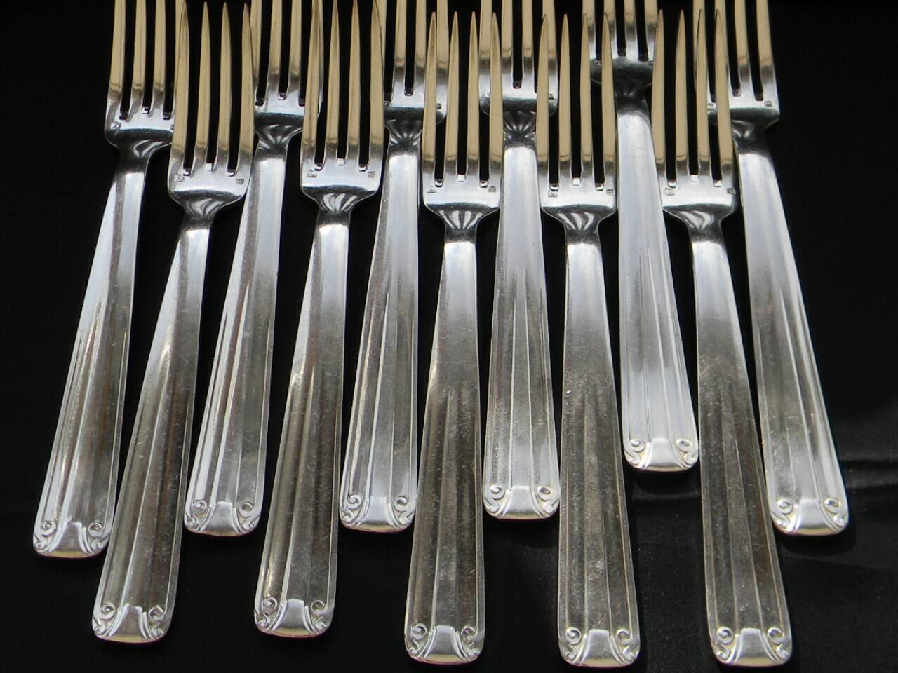 11 silver-plated metal forks Art Deco DIXI.