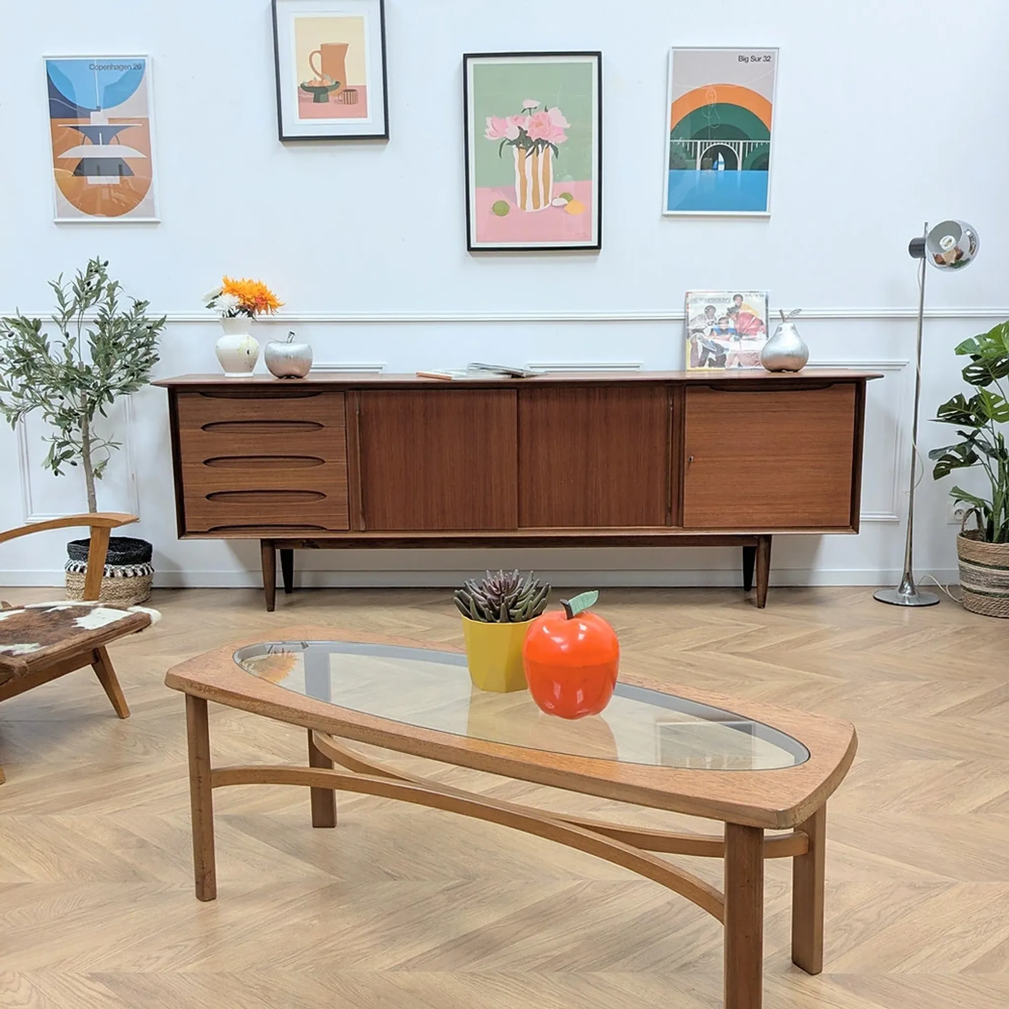 Vintage Nathan coffee table in teak and glass, 1960s.