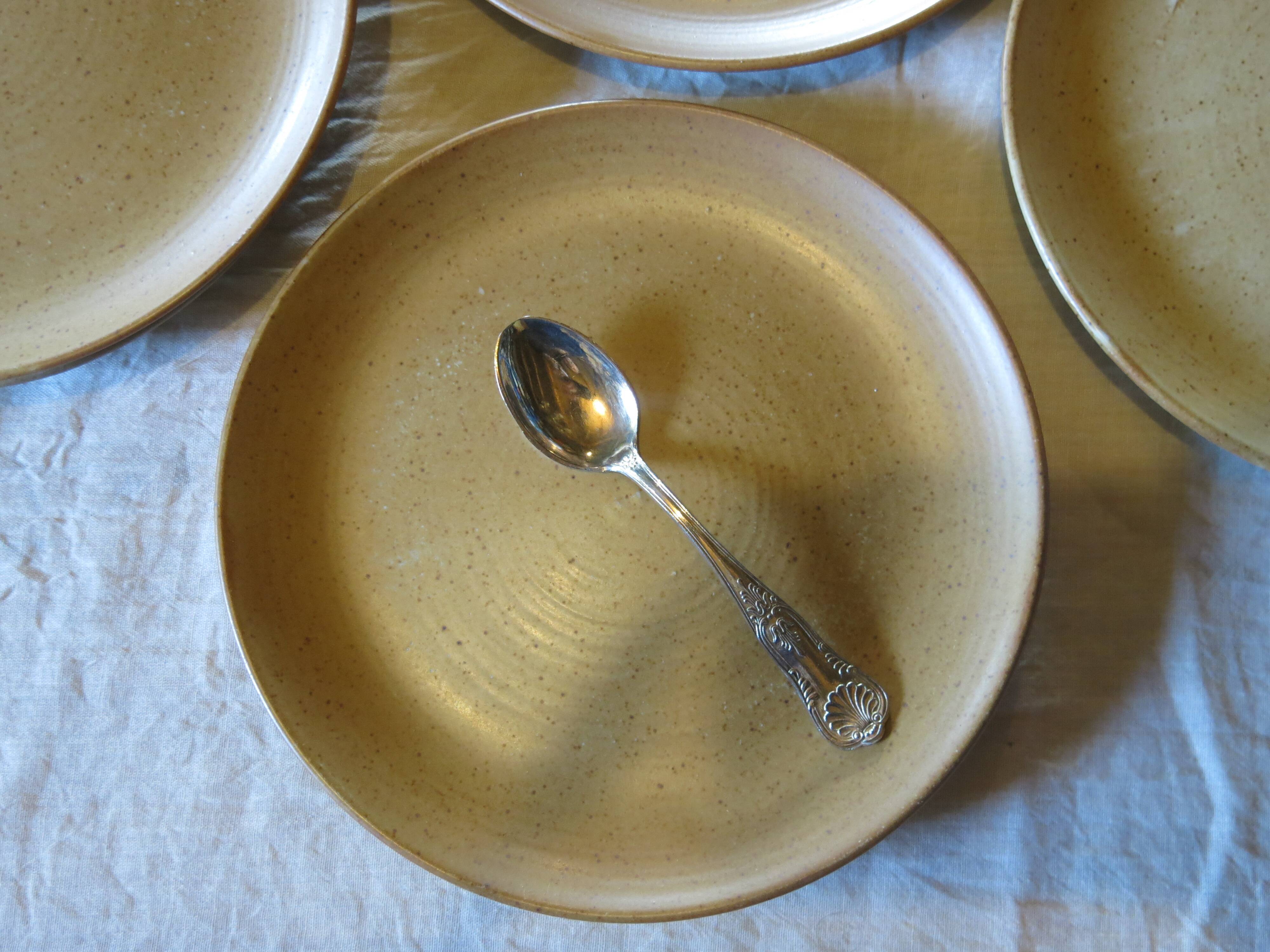 6 French stoneware dessert plates in very good condition