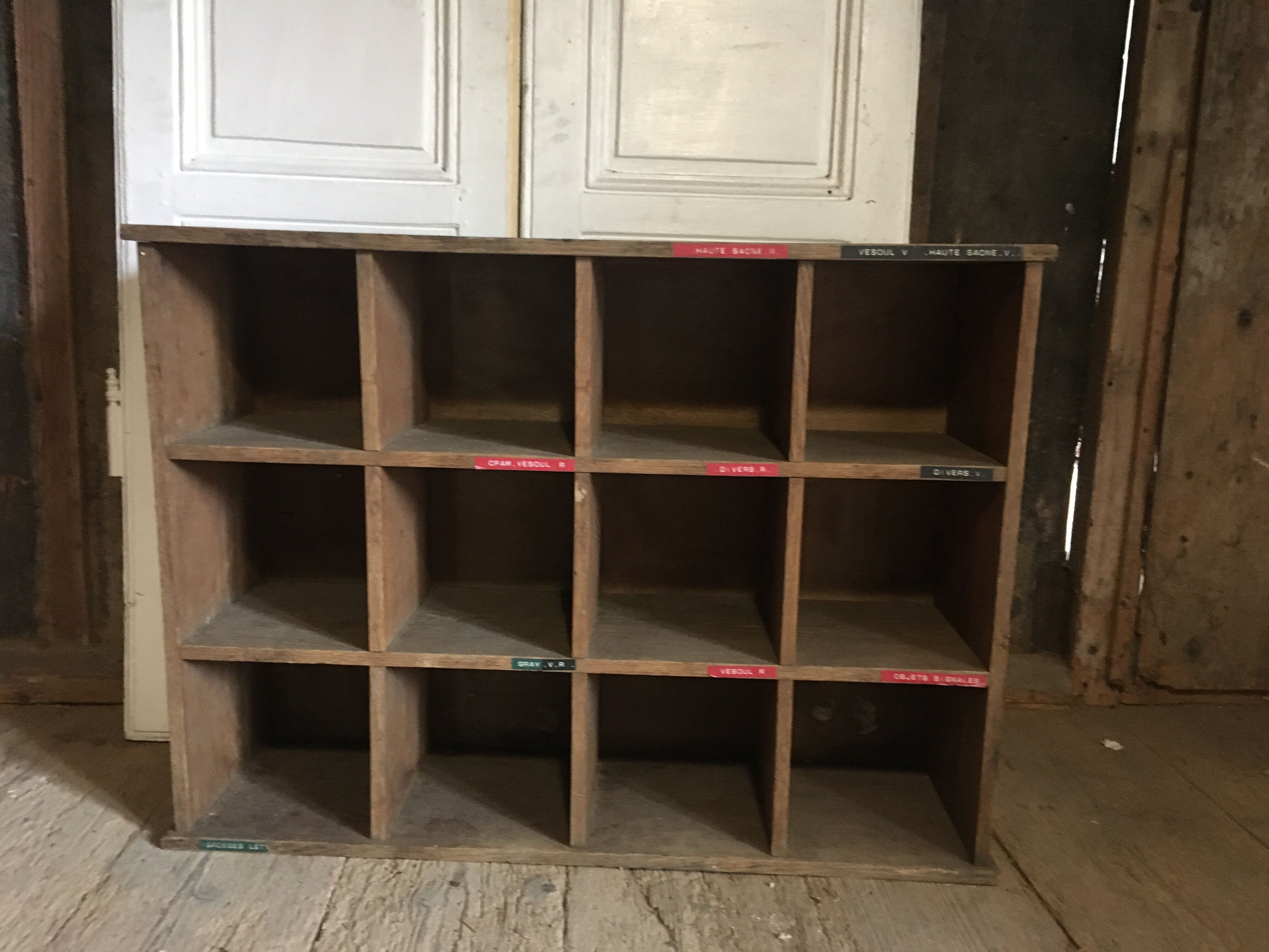 Shelf '30s