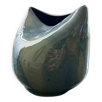 Artist's vase in mixed earth